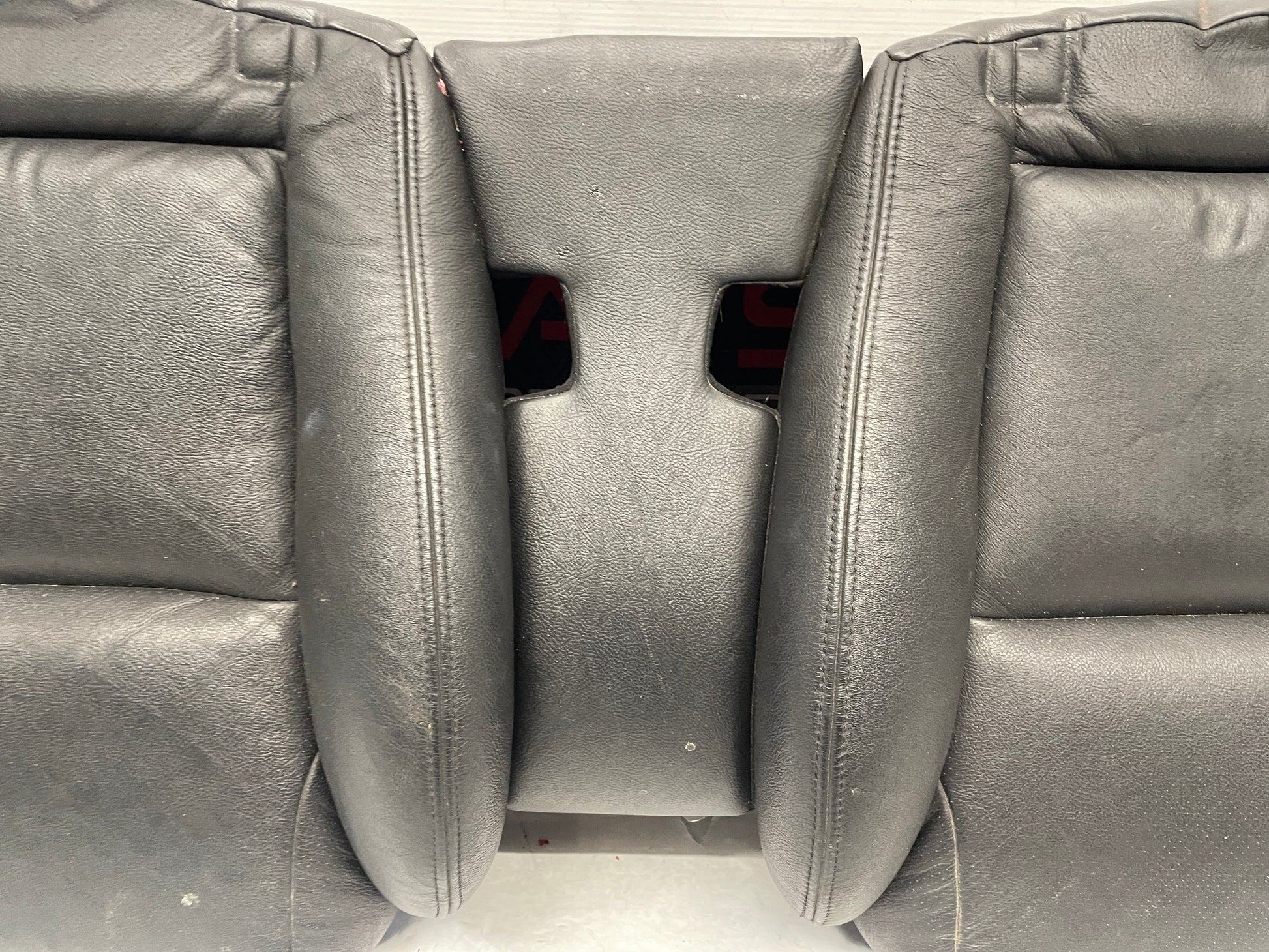2005 Pontiac GTO Seats Rears Only OEM - Day's Parts Yard