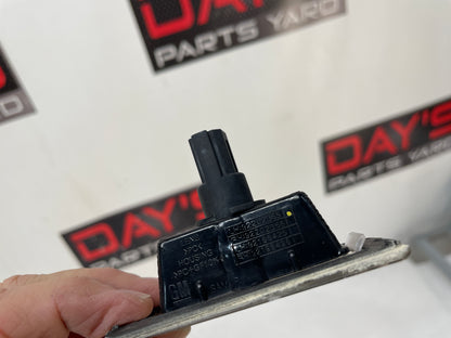 2009 Pontiac G8 GT RH & LH Trunk Deck Lid License Plate Tag Lights Lamps Housings OEM