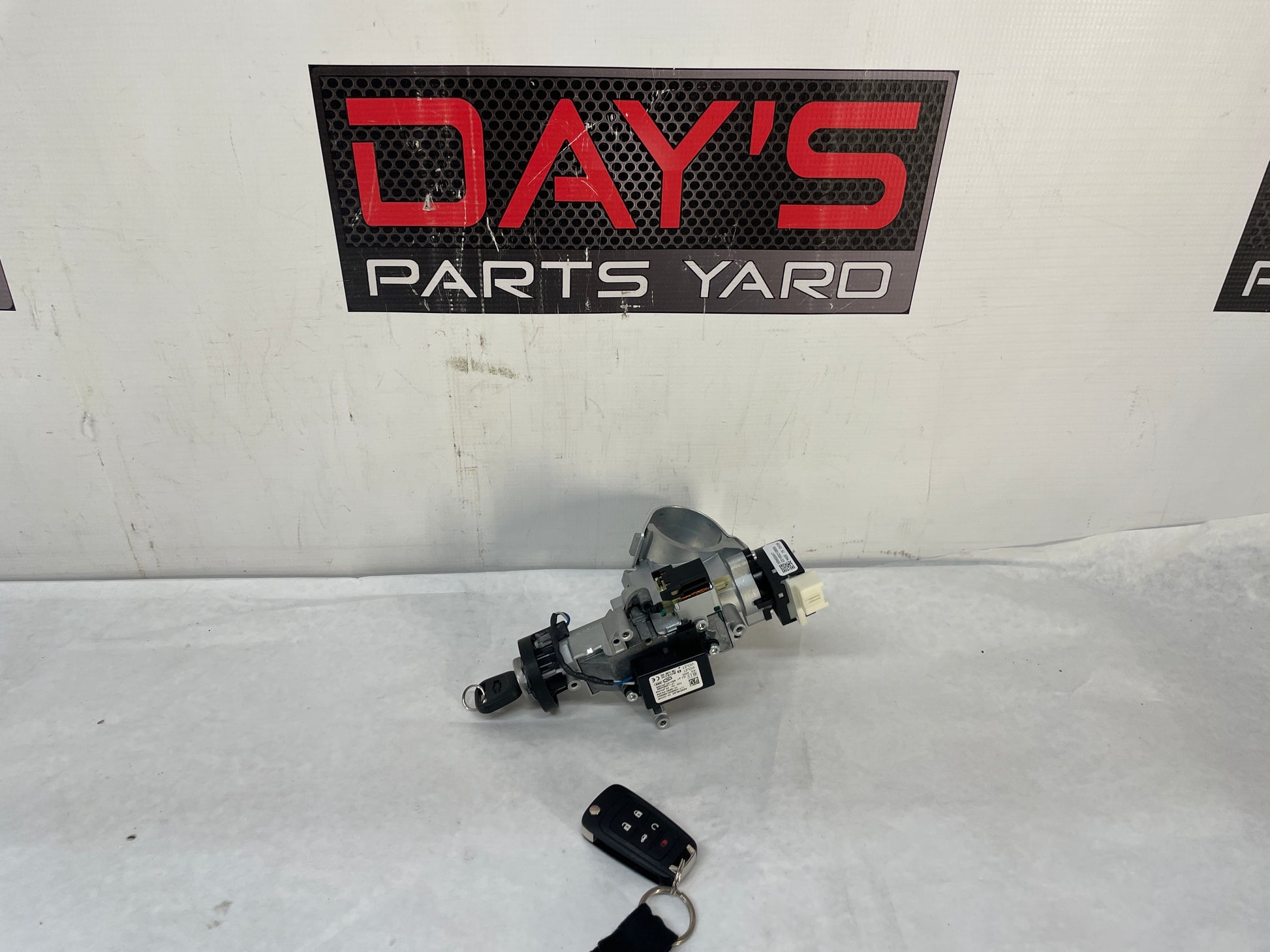 2013 Chevy Camaro ZL1 Ignition Lock Housing Assembly w/ Key Transmitter OEM - Day's Parts Yard