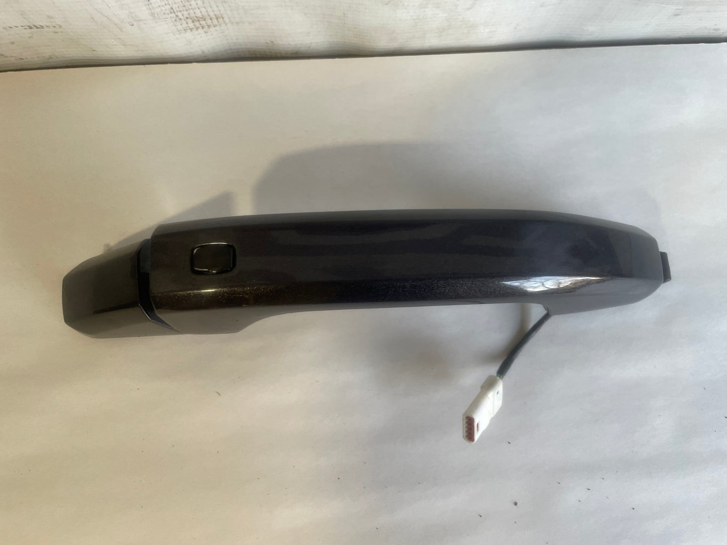 2018 Chevy Suburban LT Front RH Passenger Exterior Door Handle OEM