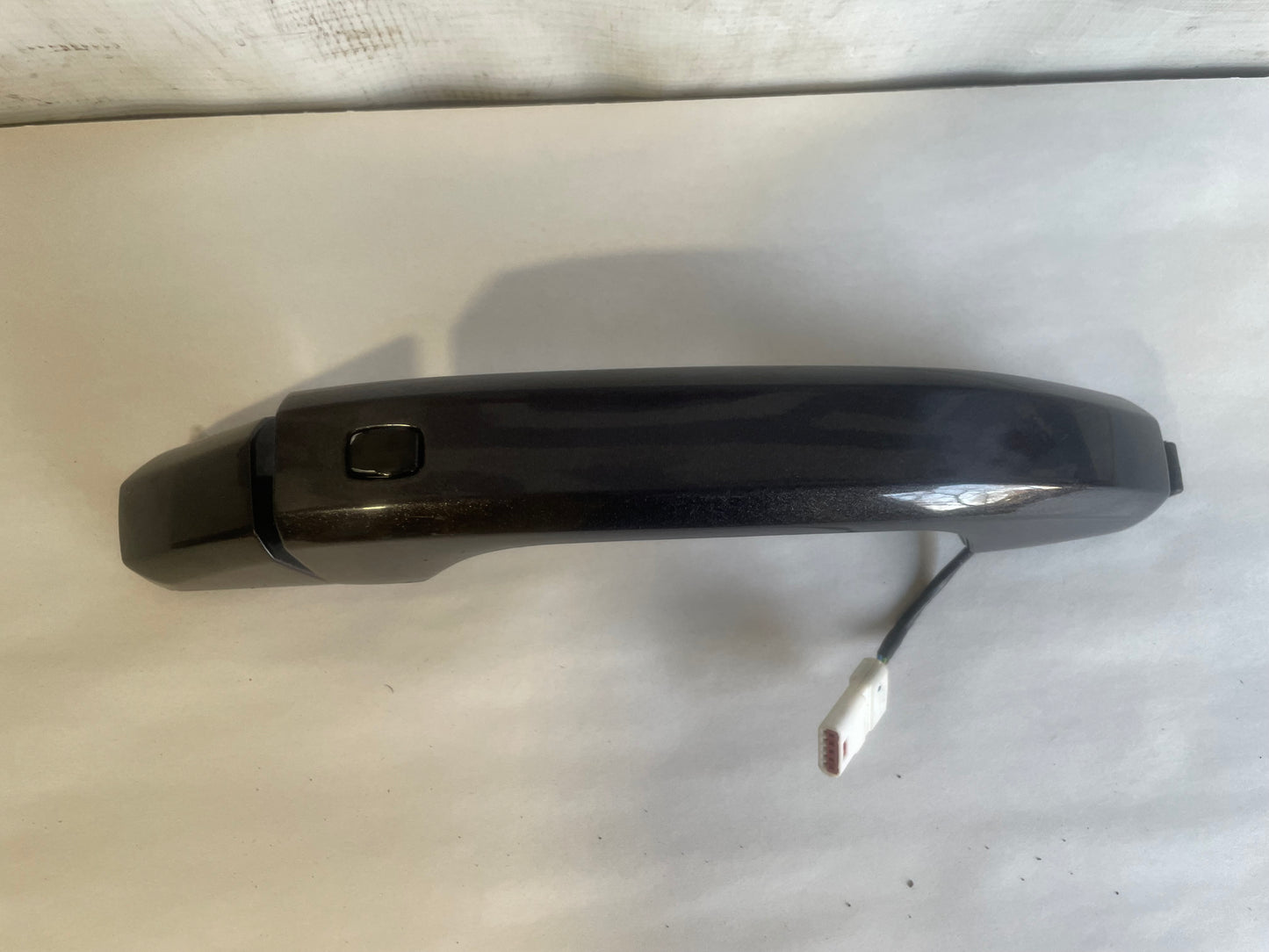 2018 Chevy Suburban LT Front RH Passenger Exterior Door Handle OEM