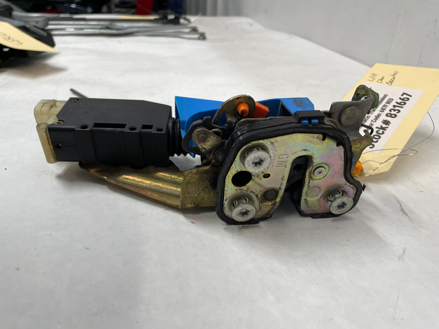 2006 Pontiac GTO LH Driver Door Lock Actuator Assembly OEM - Day's Parts Yard