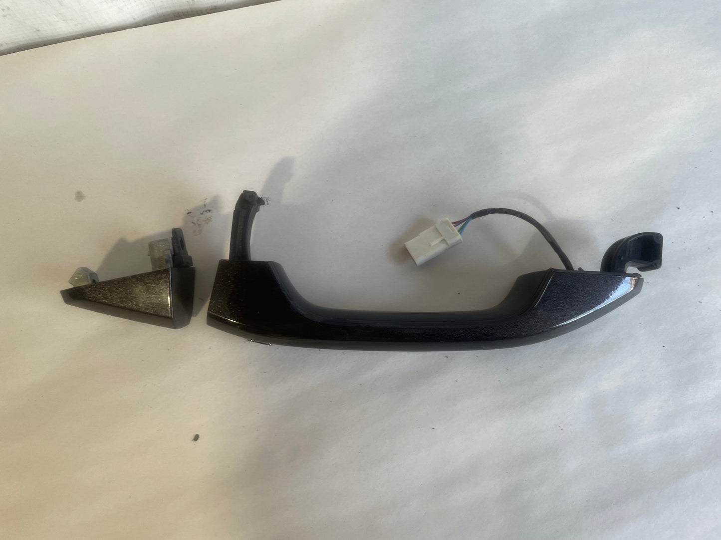 2018 Chevy Suburban LT Front RH Passenger Exterior Door Handle OEM