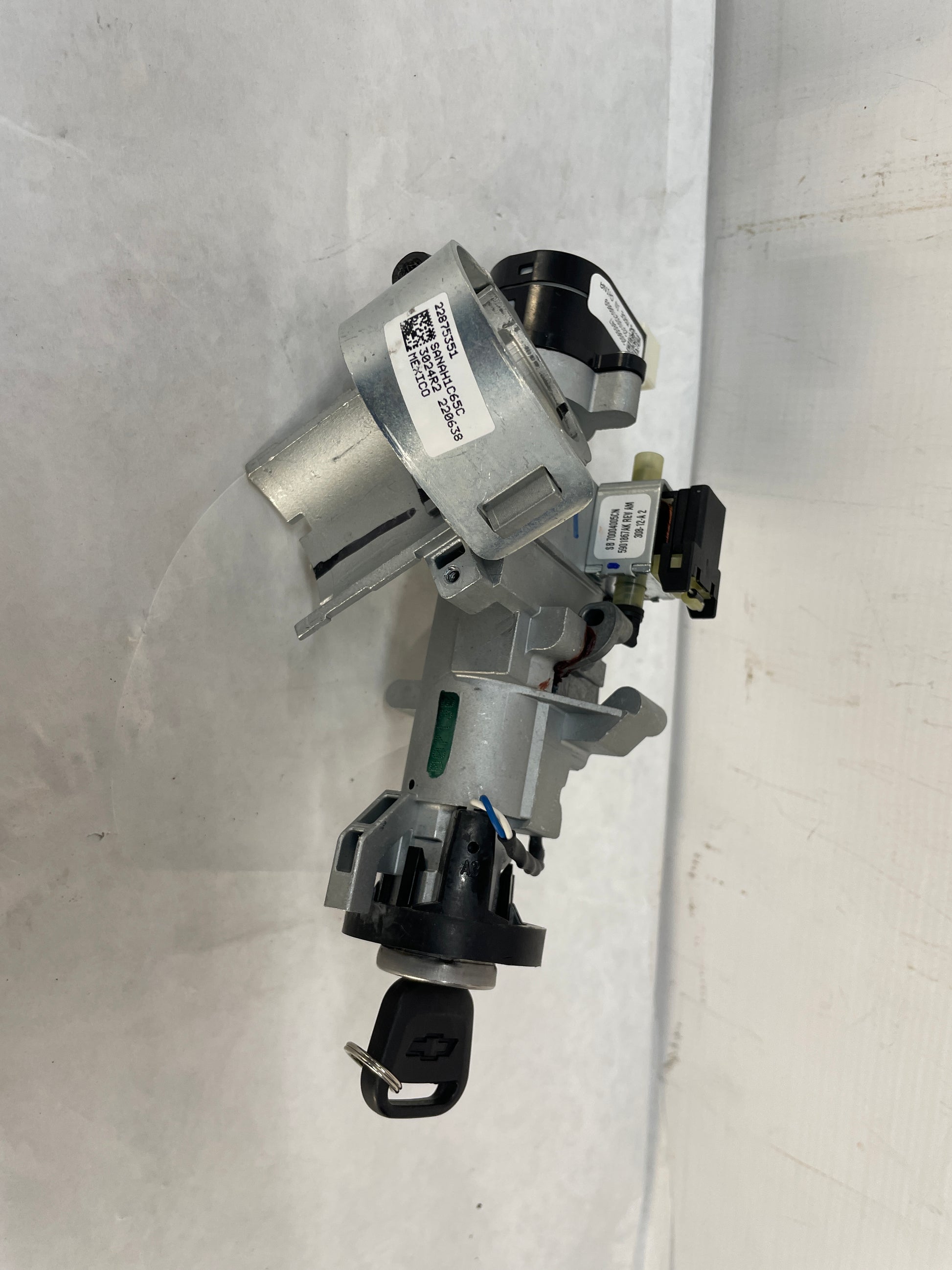 2013 Chevy Camaro ZL1 Ignition Lock Housing Assembly w/ Key Transmitter OEM - Day's Parts Yard