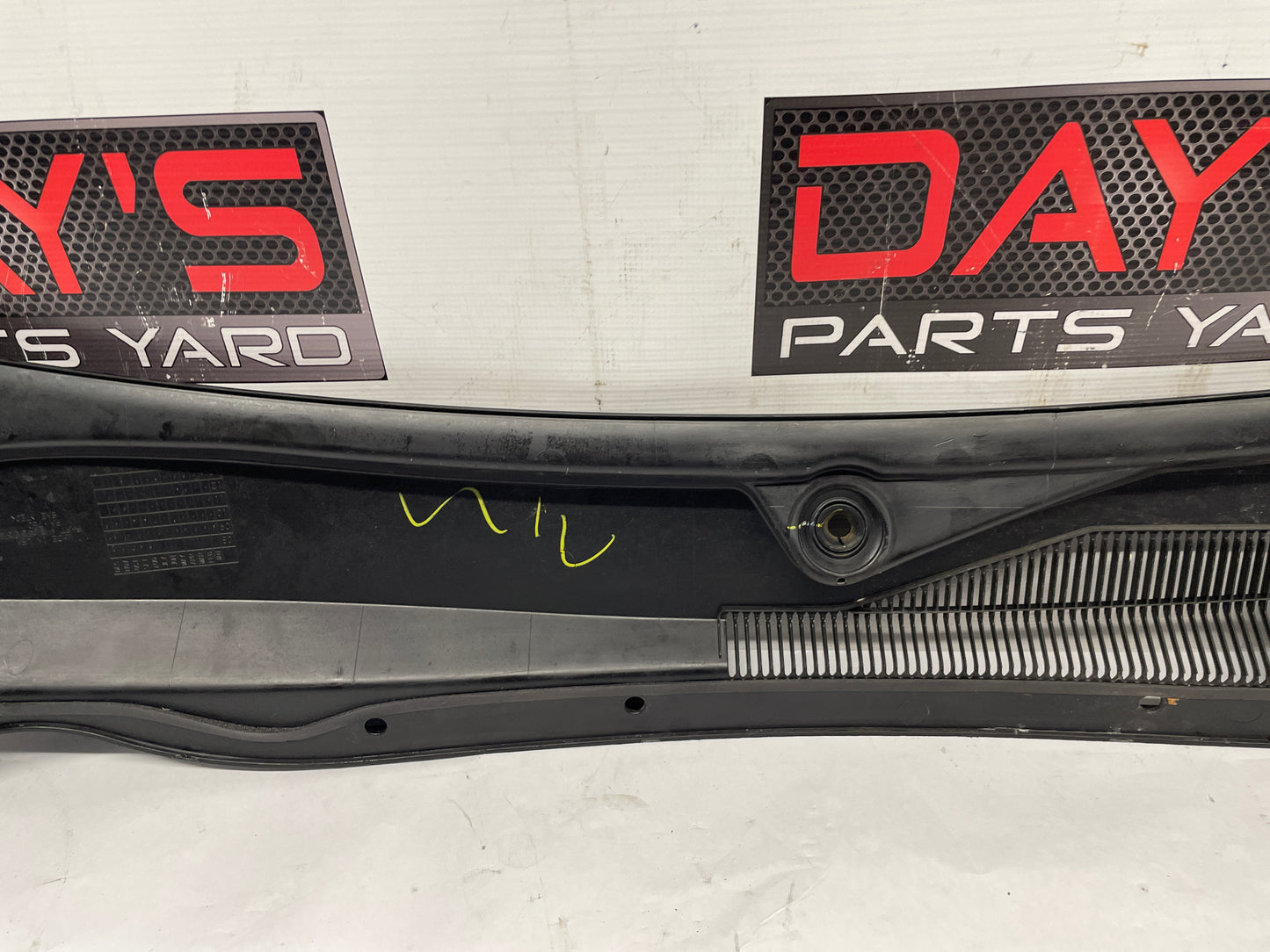 2014 Chevy Camaro ZL1 Windshield Wiper Cowl Grille Panel Assembly OEM - Day's Parts Yard