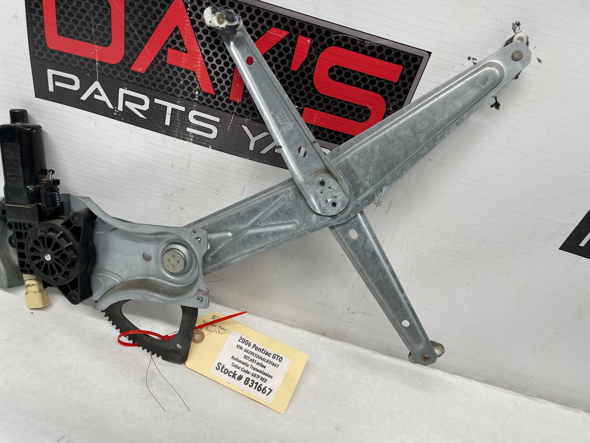 2006 Pontiac GTO RH Passenger Front Window Regulator w/ Motor OEM - Day's Parts Yard
