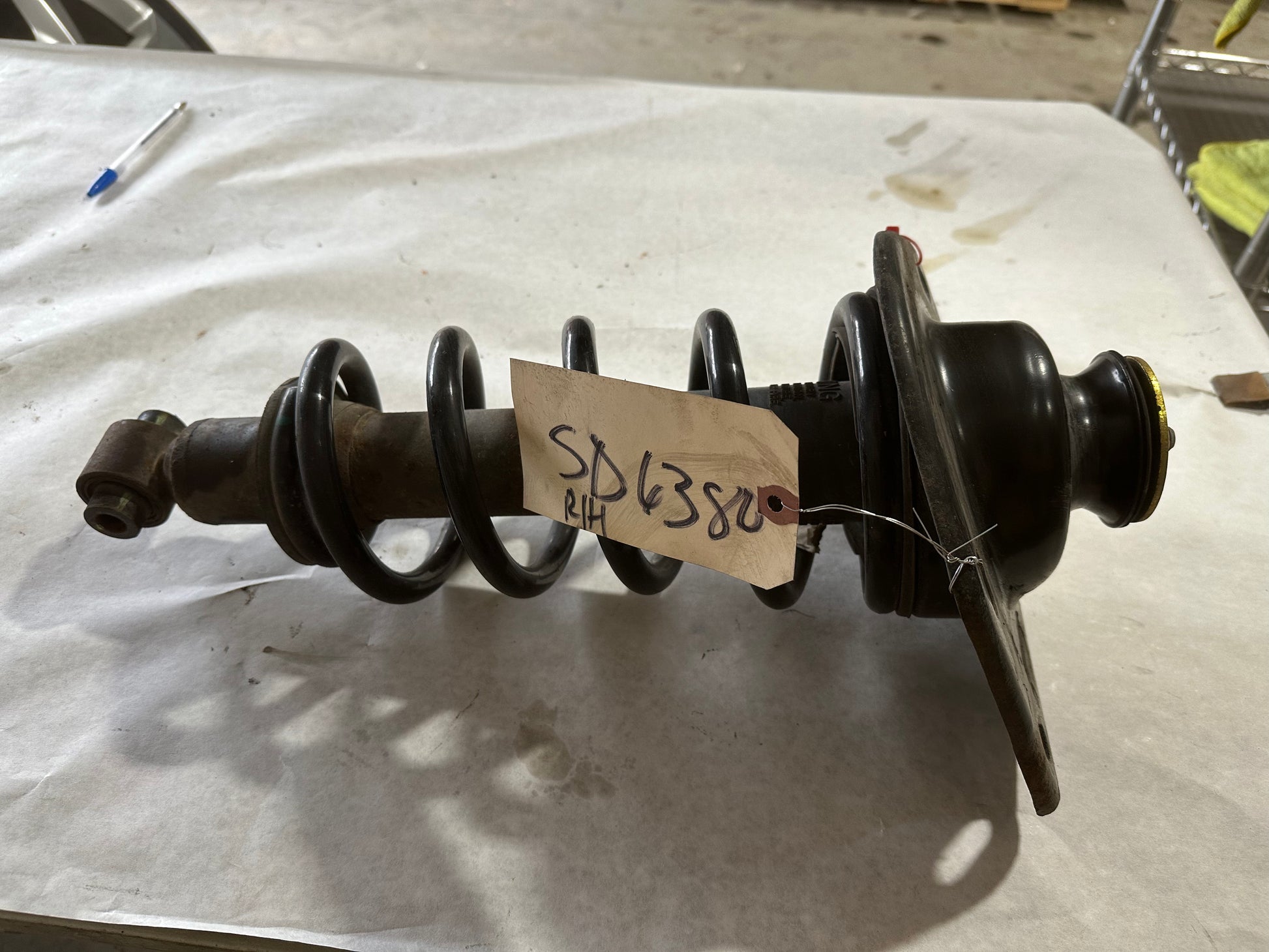 2010 Chevy Camaro SS Rear RH Passenger Shock Strut Absorber OEM - Day's Parts Yard