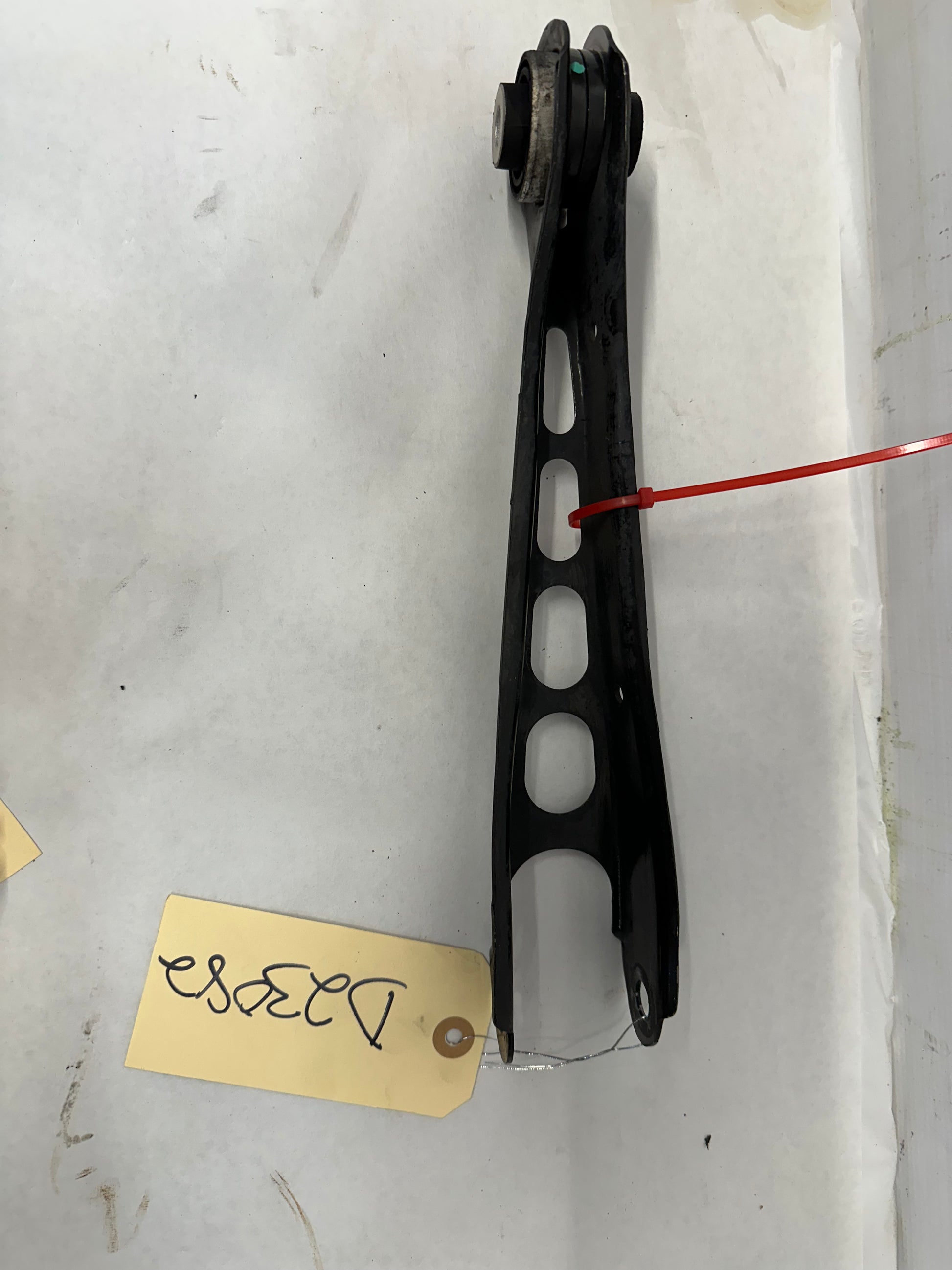 2017 Chevy Camaro SS RH Passenger Rear Control Trailing Drag Link Arm OEM - Day's Parts Yard