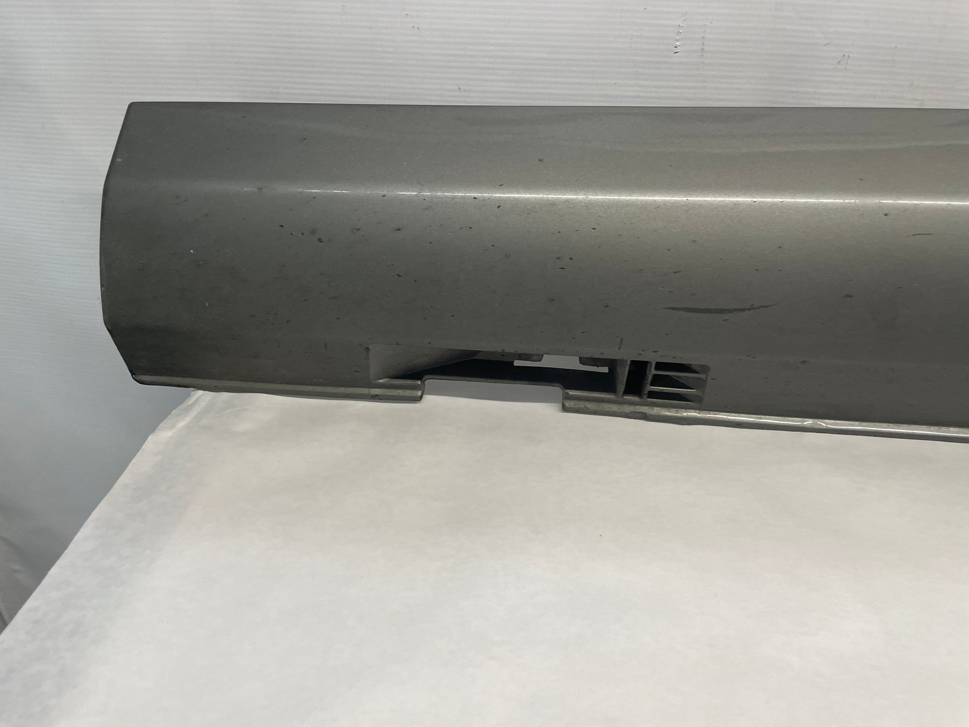 2013 Chevy Caprice LH Driver Rocker Molding Side Skirt Panel Trim OEM - Day's Parts Yard