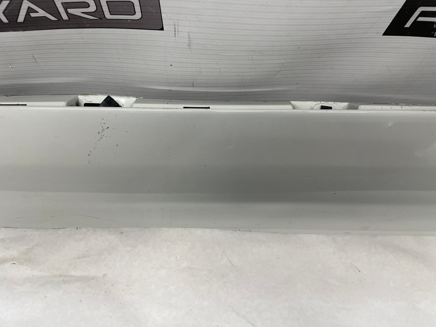 2012 Chevy Caprice PPV LH Driver Rocker Molding Side Skirt Panel Trim White OEM