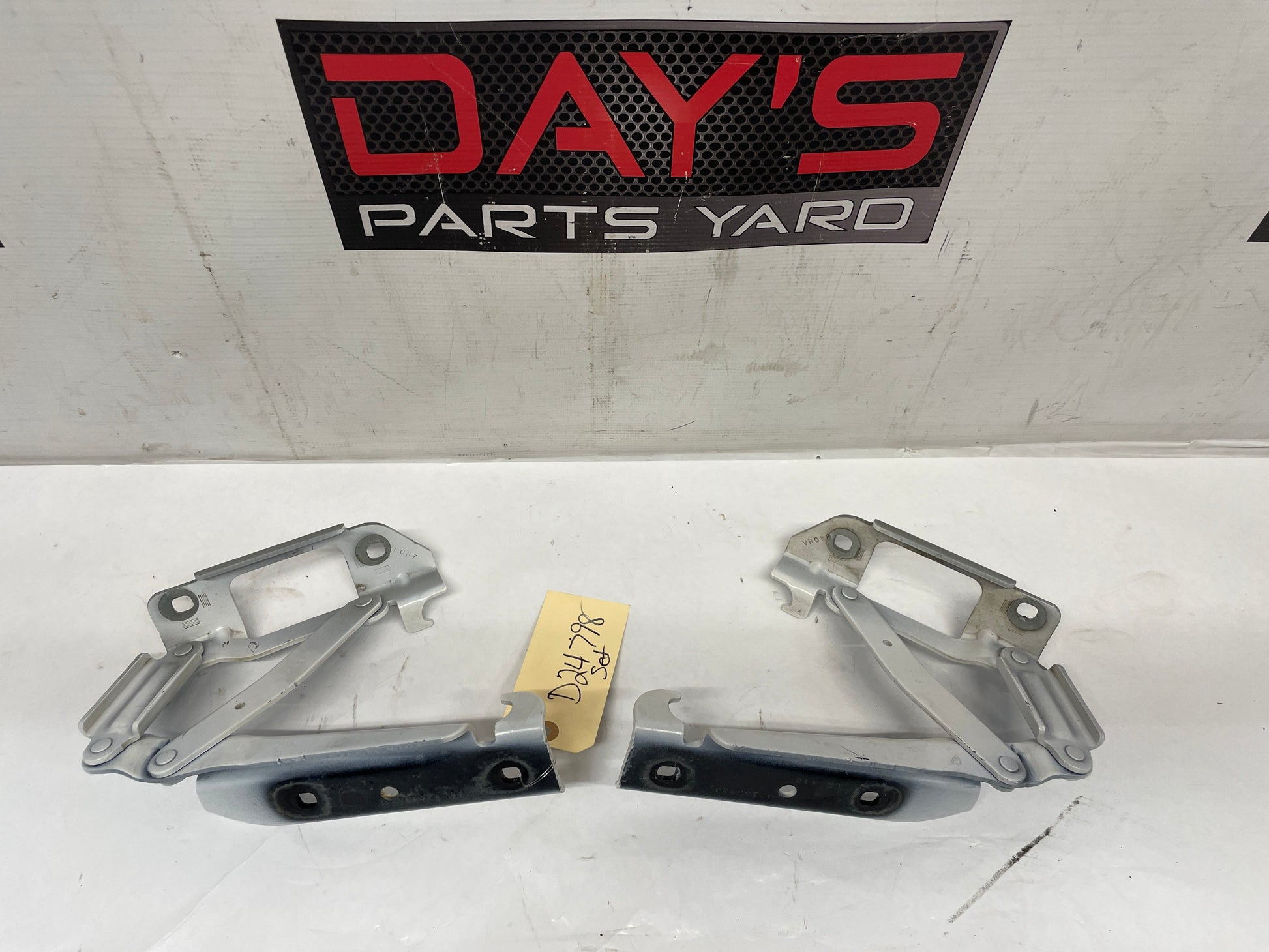 2014 Chevy Camaro ZL1 RH & LH Hood Hinges OEM - Day's Parts Yard