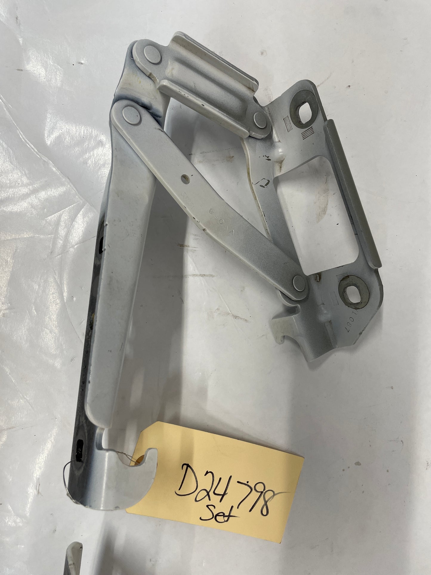 2014 Chevy Camaro ZL1 RH & LH Hood Hinges OEM - Day's Parts Yard