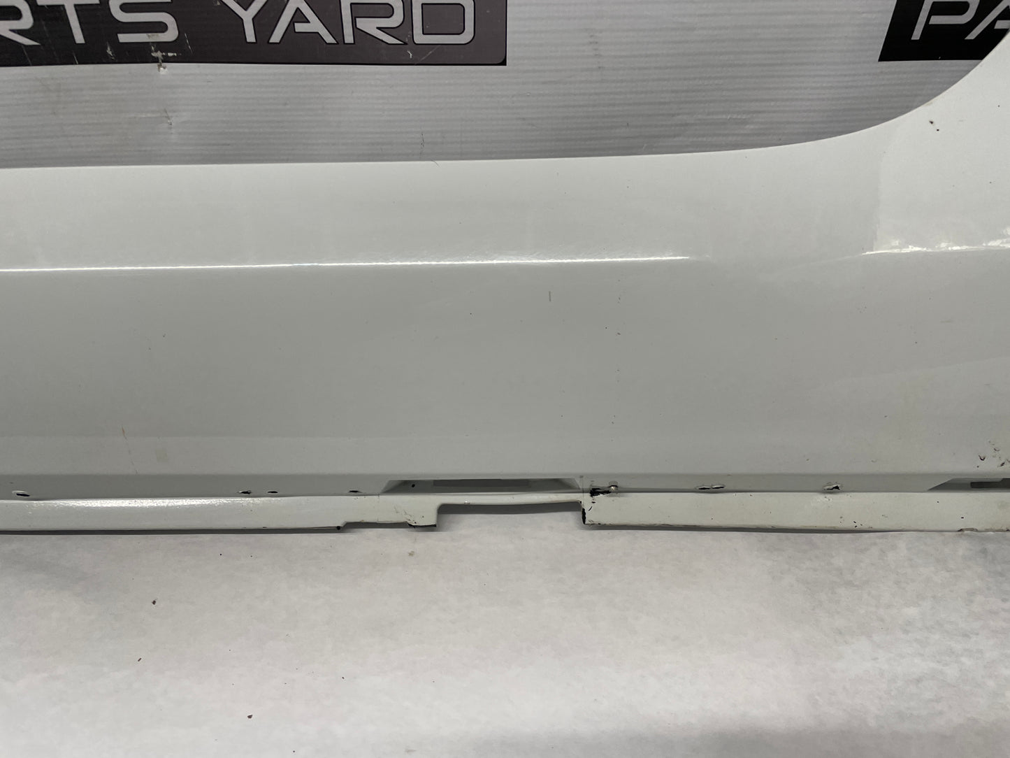 2012 Chevy Caprice PPV LH Driver Rocker Molding Side Skirt Panel Trim White OEM
