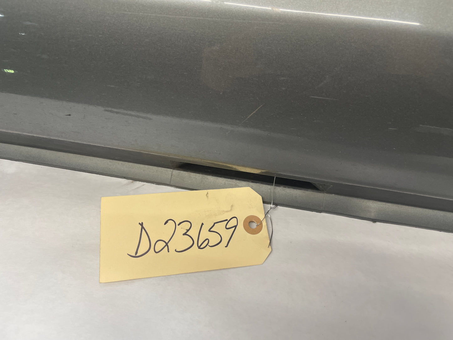 2013 Chevy Caprice LH Driver Rocker Molding Side Skirt Panel Trim OEM - Day's Parts Yard