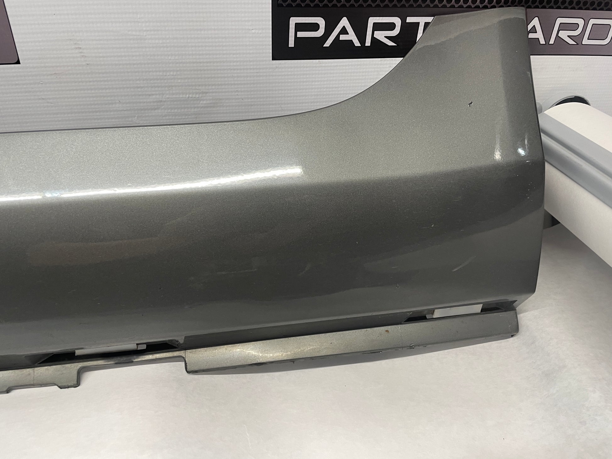 2013 Chevy Caprice LH Driver Rocker Molding Side Skirt Panel Trim OEM - Day's Parts Yard