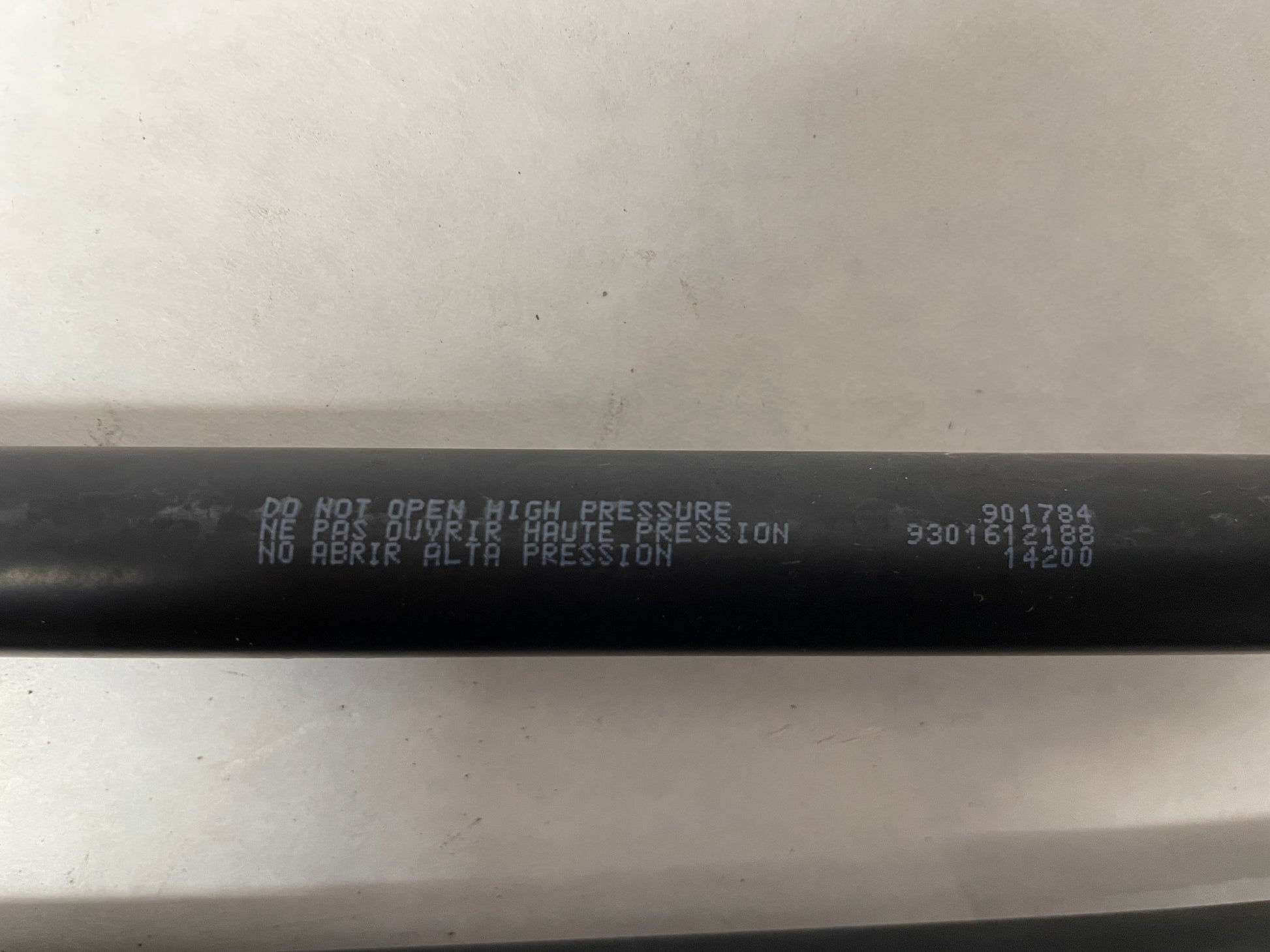 2006 Pontiac GTO Hood Gas Lift Support Struts Shocks OEM - Day's Parts Yard