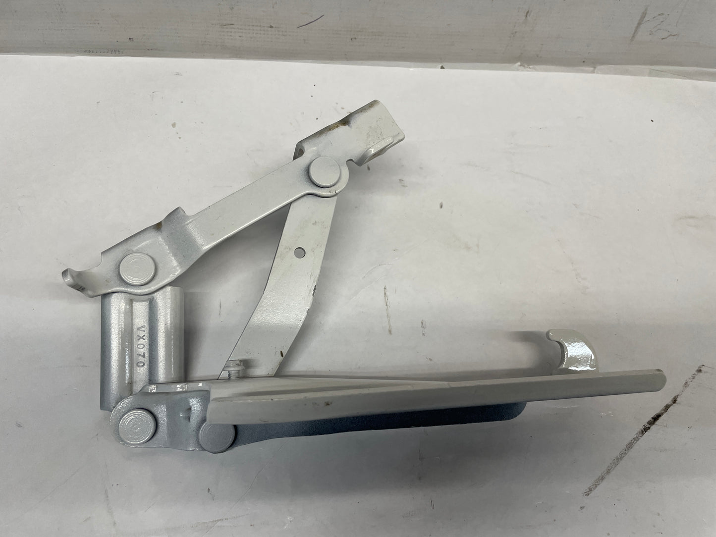 2014 Chevy Camaro ZL1 RH & LH Hood Hinges OEM - Day's Parts Yard