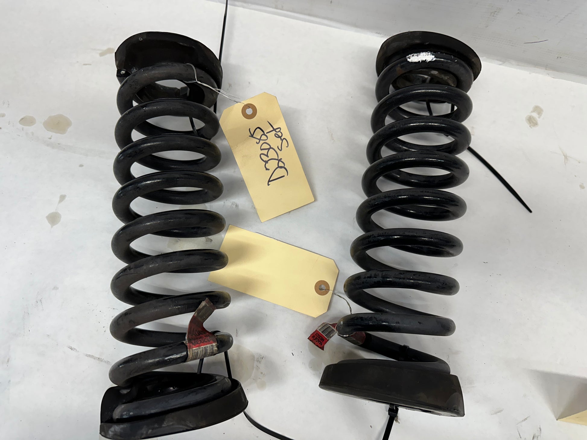 2017 Chevy Camaro SS Rear RH & LH Coil Springs OEM - Day's Parts Yard