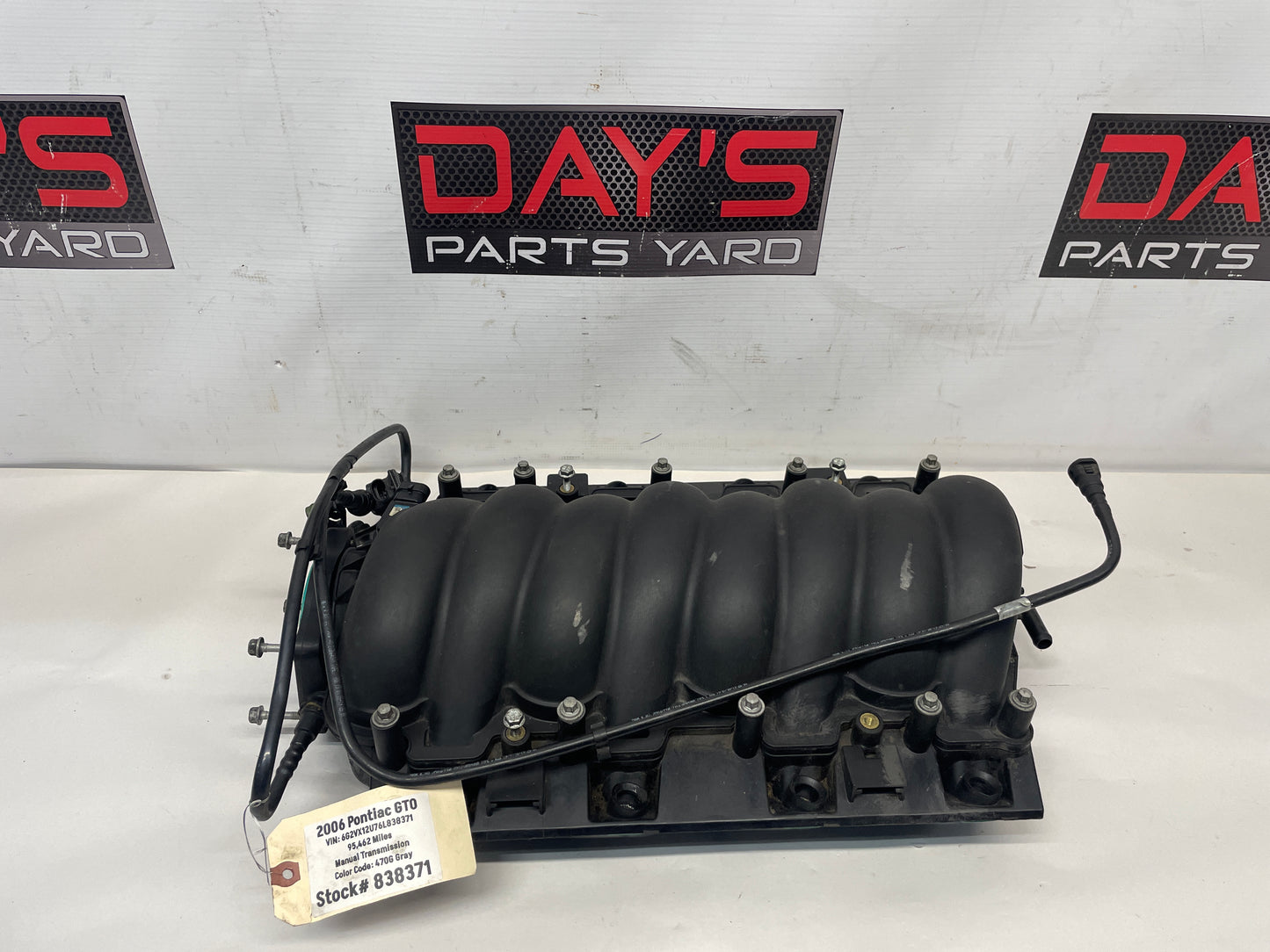 2006 Pontiac GTO  Intake Manifold  Cathedral Port OEM - Day's Parts Yard