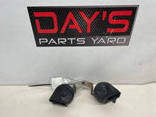 2009 Pontiac G8 GT Horn Set OEM - Day's Parts Yard