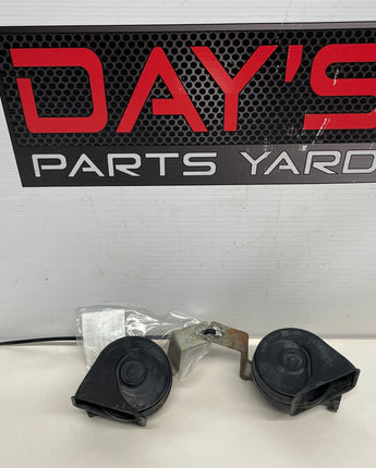 2009 Pontiac G8 GT Horn Set OEM