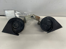2009 Pontiac G8 GT Horn Set OEM - Day's Parts Yard