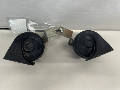 2009 Pontiac G8 GT Horn Set OEM - Day's Parts Yard