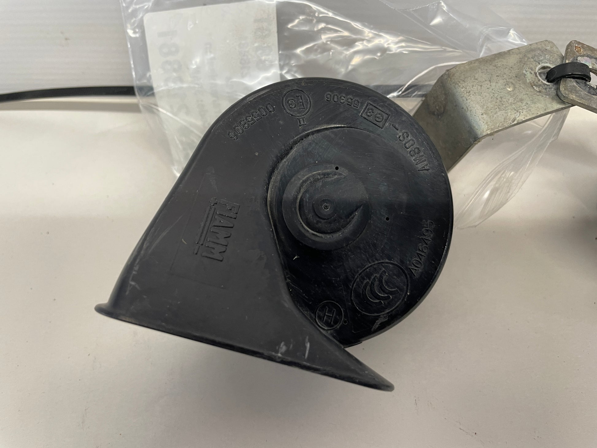 2009 Pontiac G8 GT Horn Set OEM - Day's Parts Yard