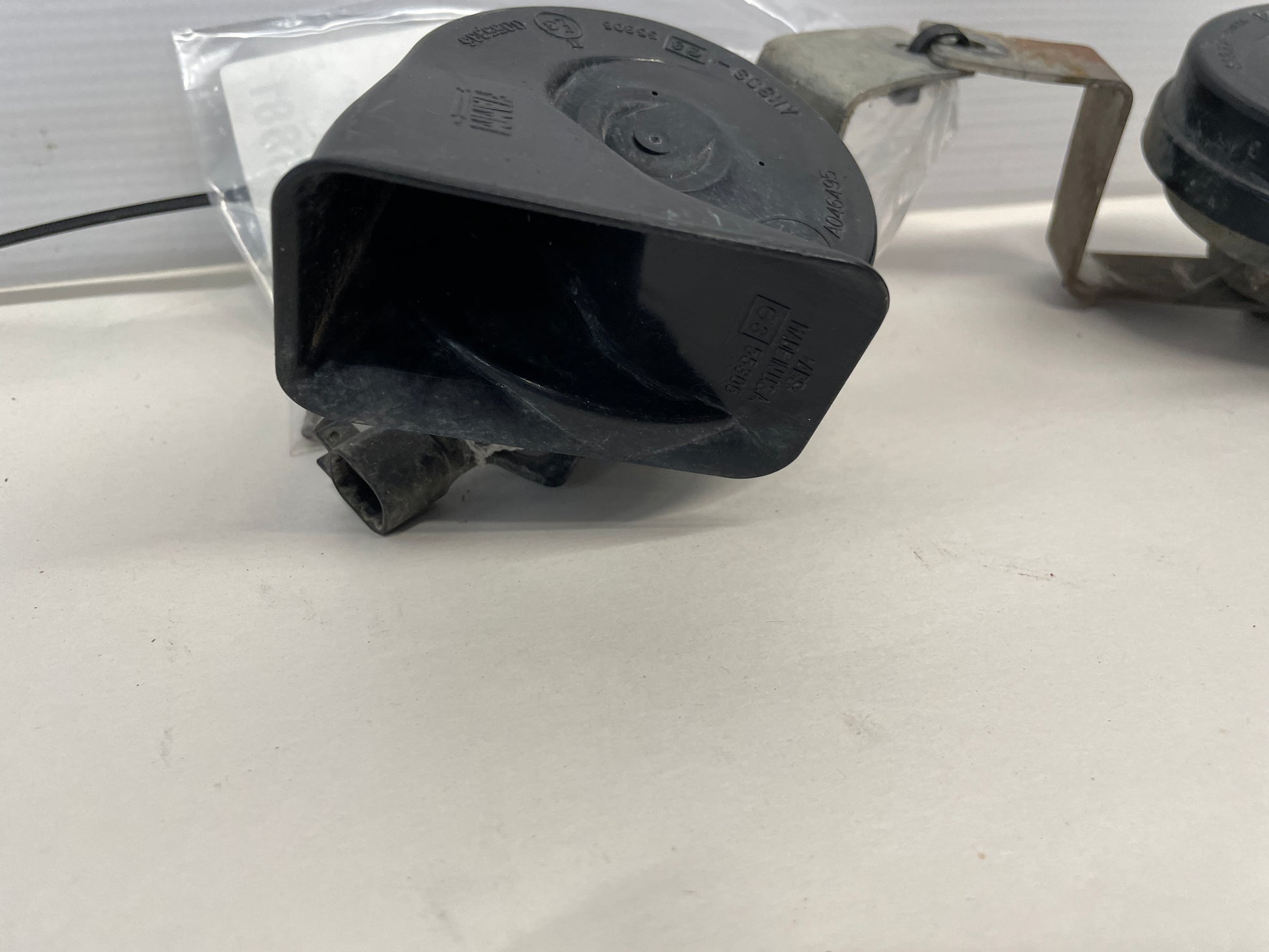 2009 Pontiac G8 GT Horn Set OEM - Day's Parts Yard