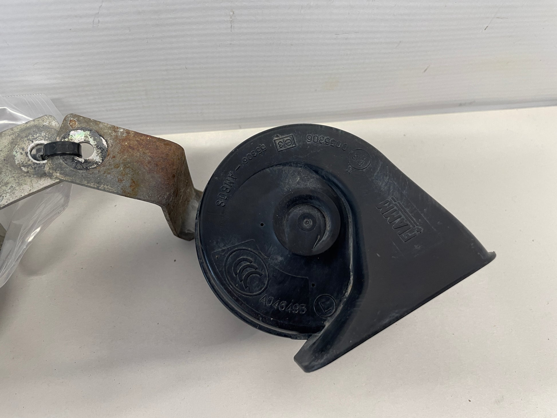 2009 Pontiac G8 GT Horn Set OEM - Day's Parts Yard