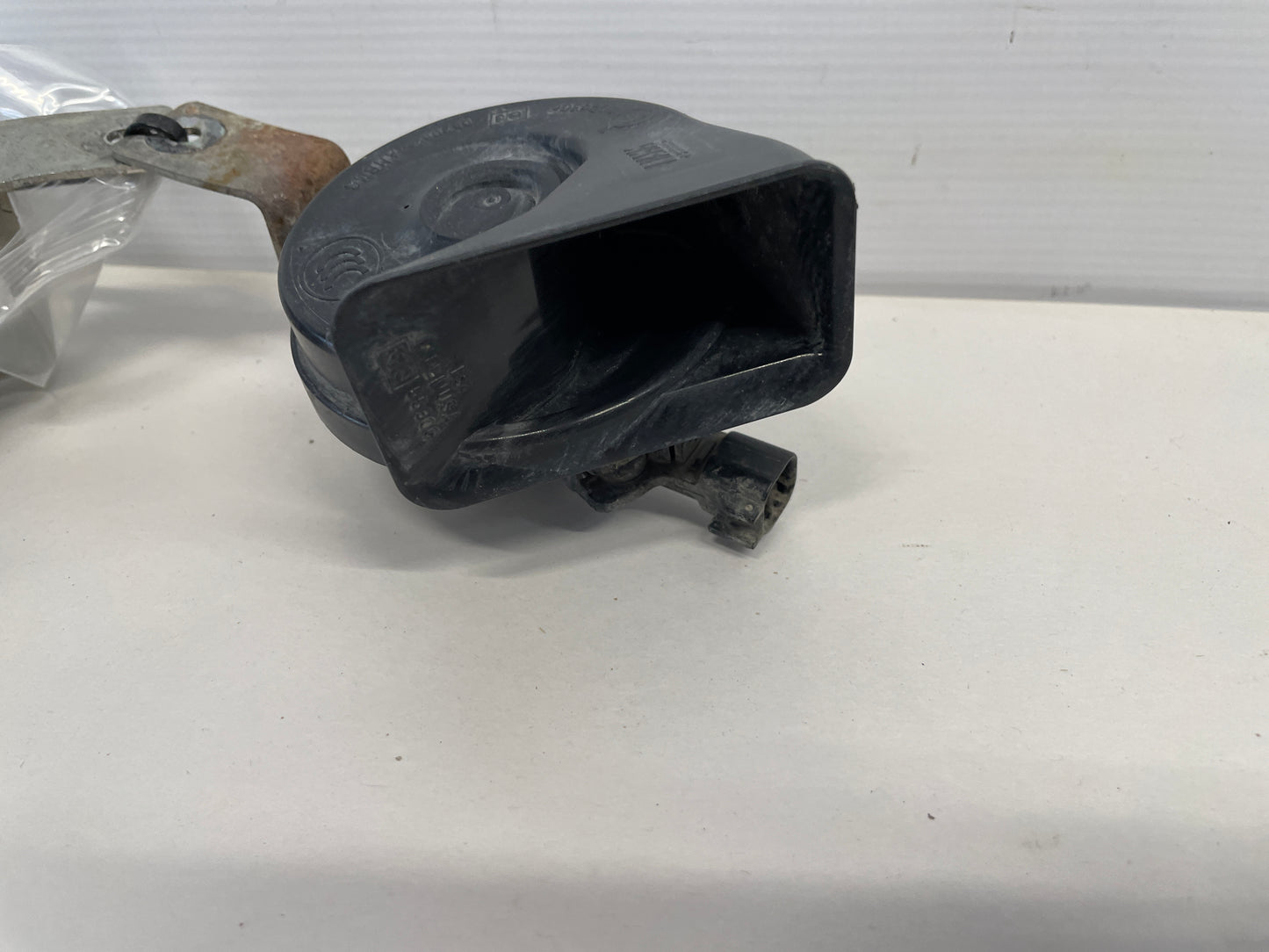 2009 Pontiac G8 GT Horn Set OEM - Day's Parts Yard
