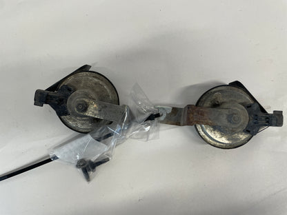 2009 Pontiac G8 GT Horn Set OEM - Day's Parts Yard