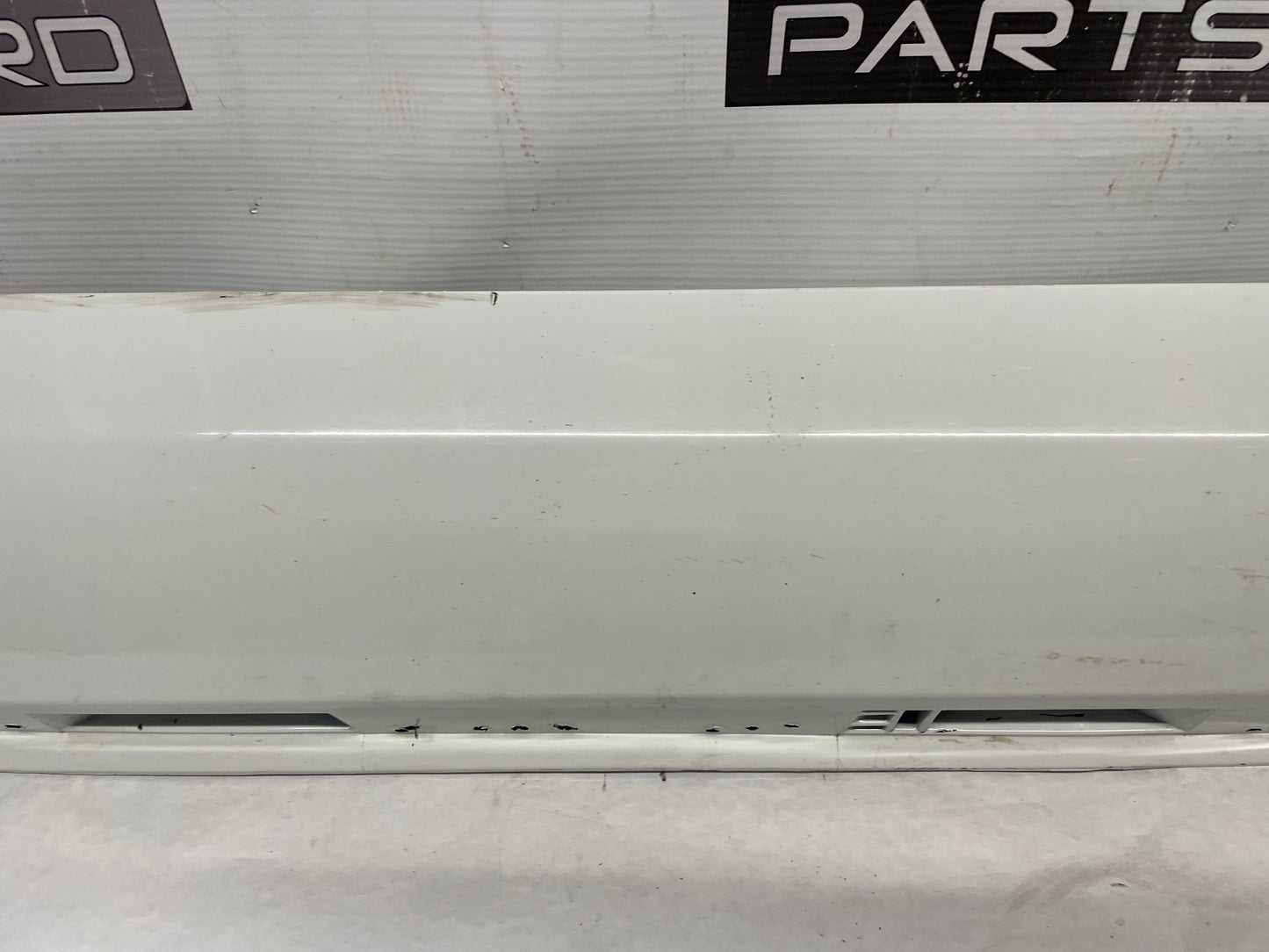 2012 Chevy Caprice PPV RH Passenger Rocker Molding Side Skirt Panel Trim White OEM