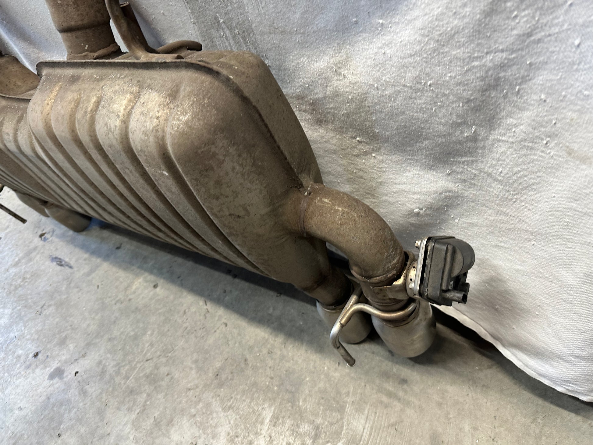 2017 Chevy Camaro SS Exhaust Muffler NPP Active Bi Mode OEM - Day's Parts Yard