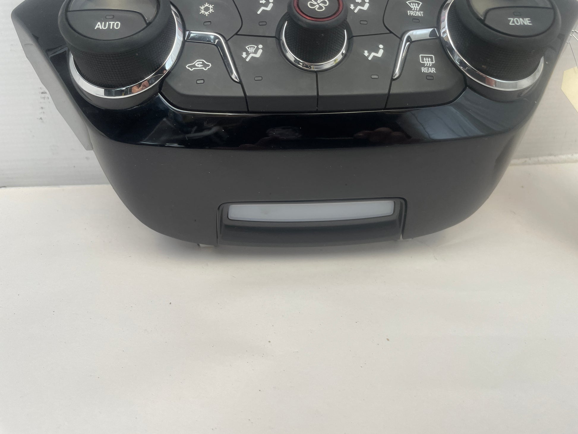 2014 Chevy SS Sedan HVAC Controls Heat A/C Control Unit OEM - Day's Parts Yard