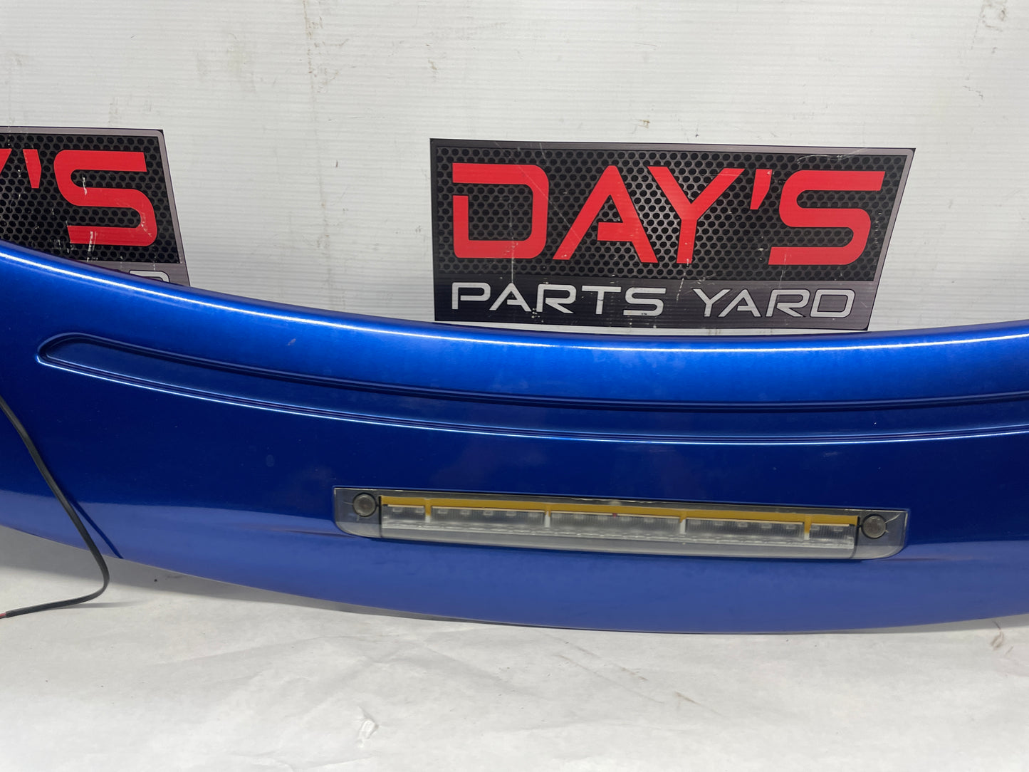 2005 Pontiac GTO Trunk Deck Lid Spoiler Wing w/ Light OEM