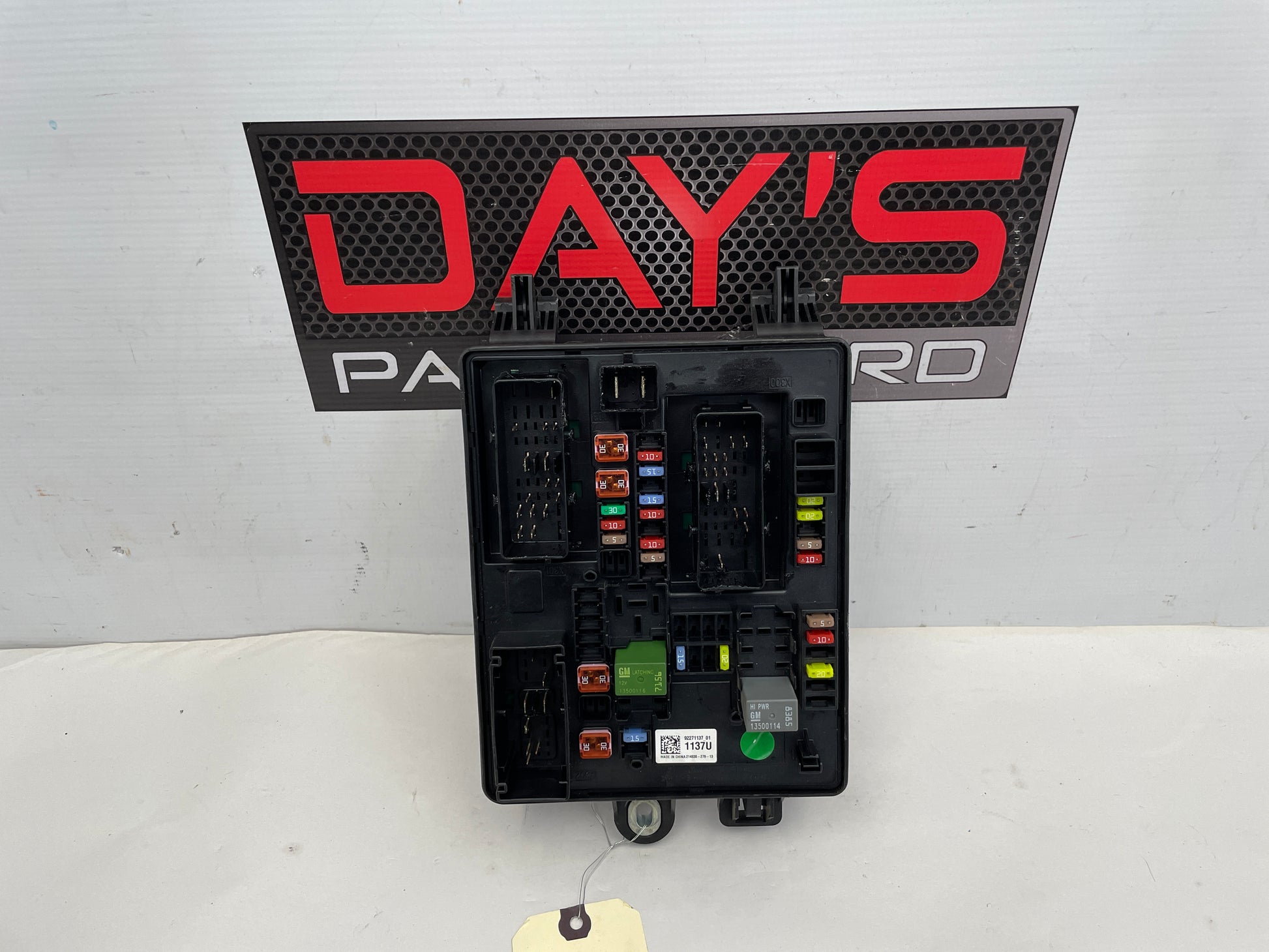 2014 Chevrolet SS Sedan Rear Fuse Relay Box OEM - Day's Parts Yard