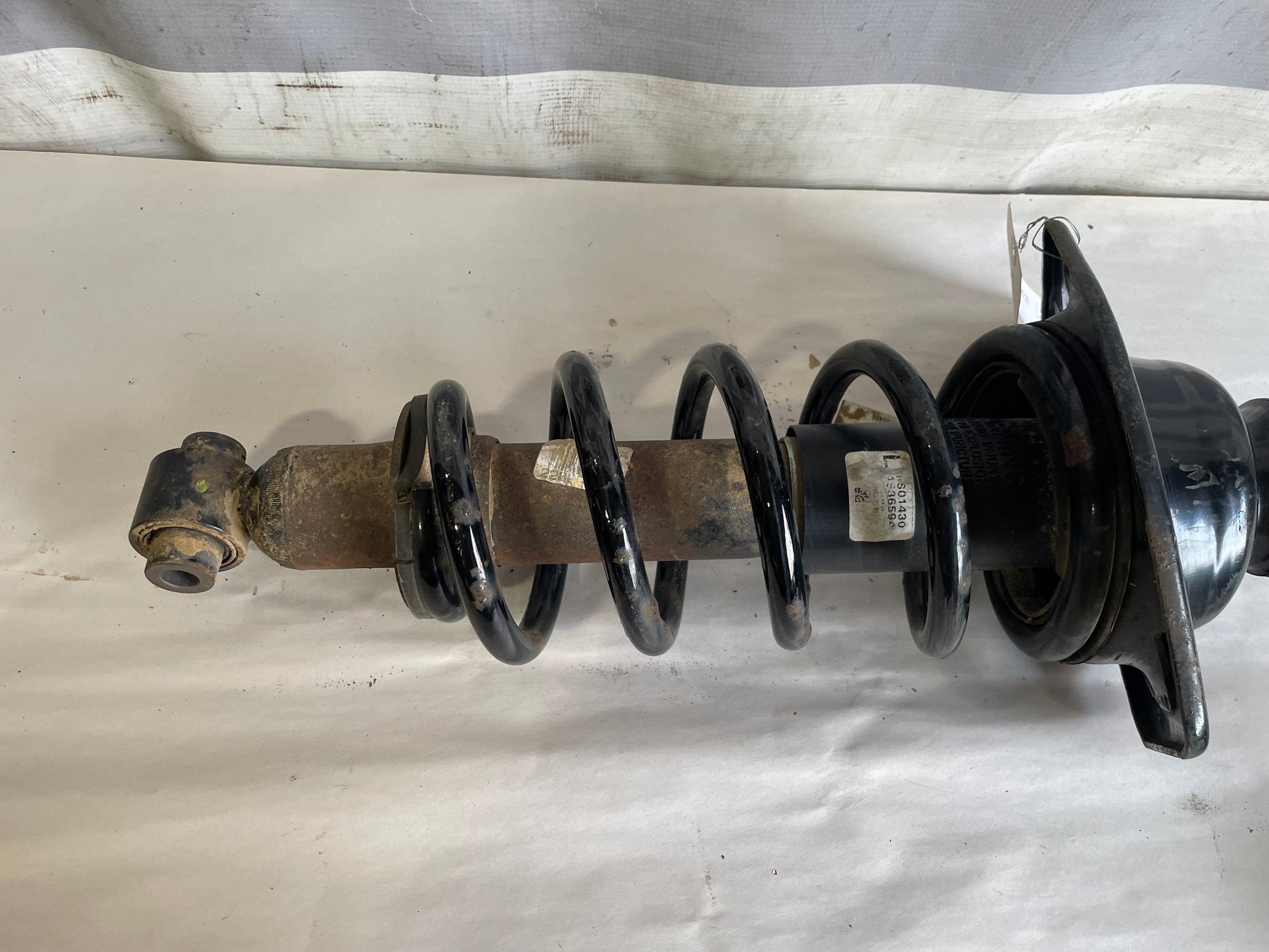 2015 Chevy Camaro SS Rear LH Drivers Shock Strut Absorber OEM - Day's Parts Yard