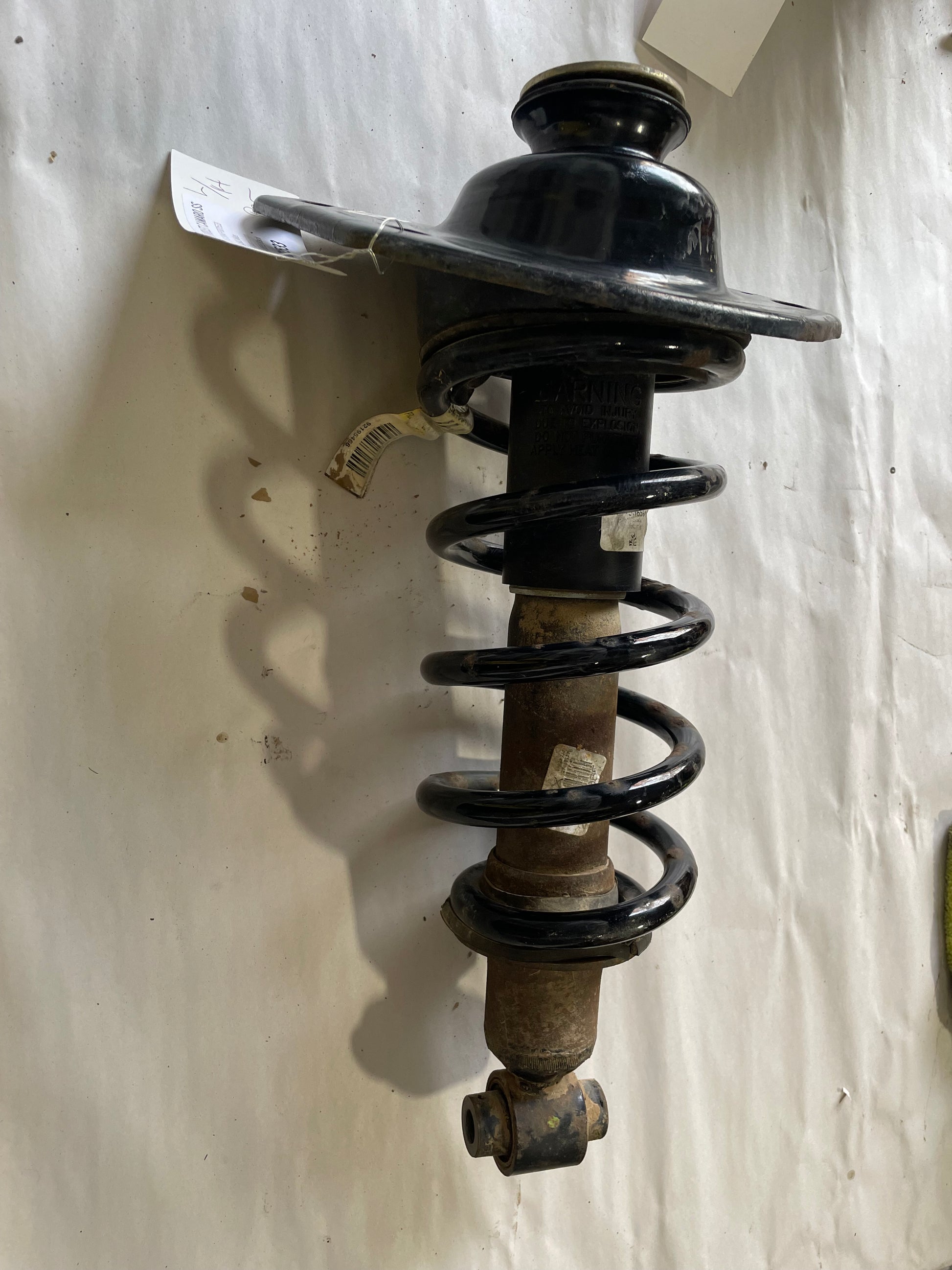 2015 Chevy Camaro SS Rear LH Drivers Shock Strut Absorber OEM - Day's Parts Yard