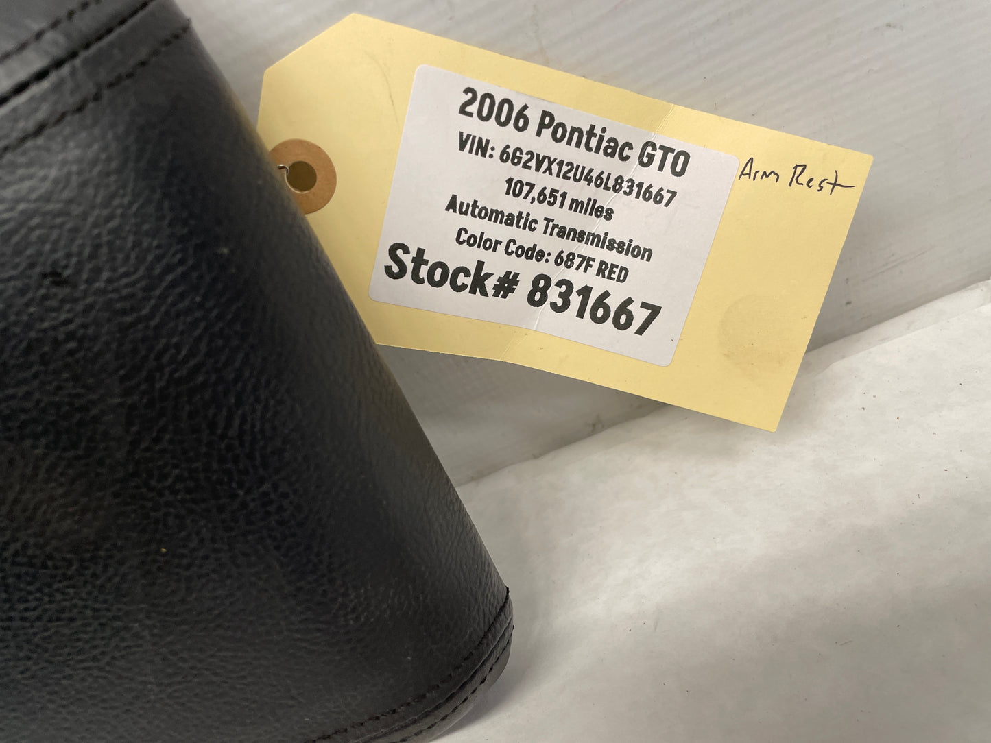 2006 Pontiac GTO Center Console Lid OEM - Day's Parts Yard