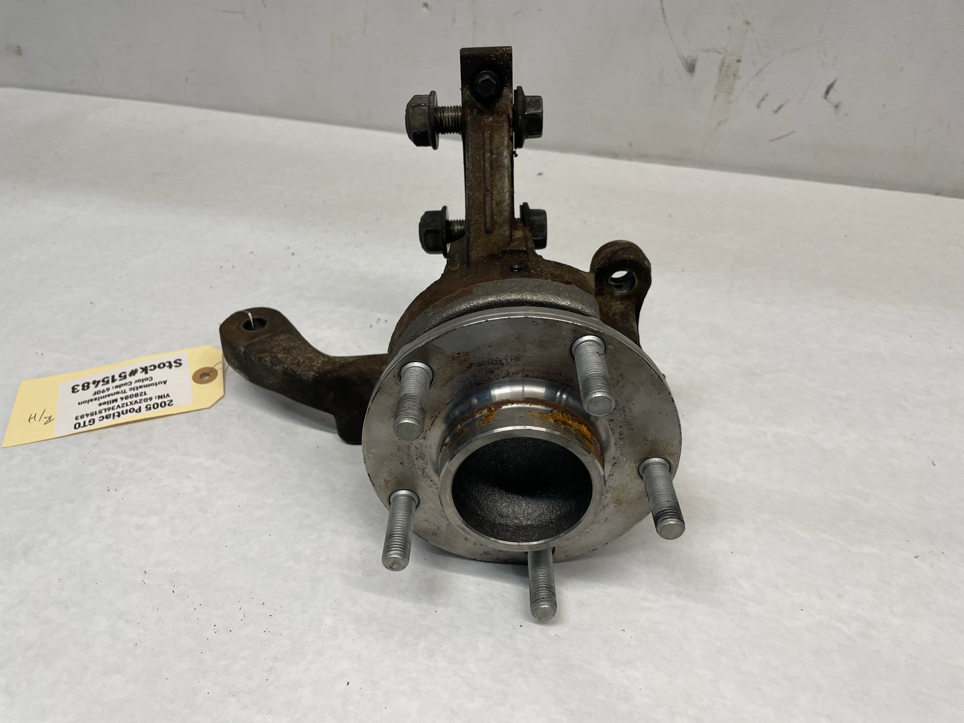 2005 Pontiac GTO RH Passenger Front Suspension Spindle Hub Knuckle Assembly OEM - Day's Parts Yard