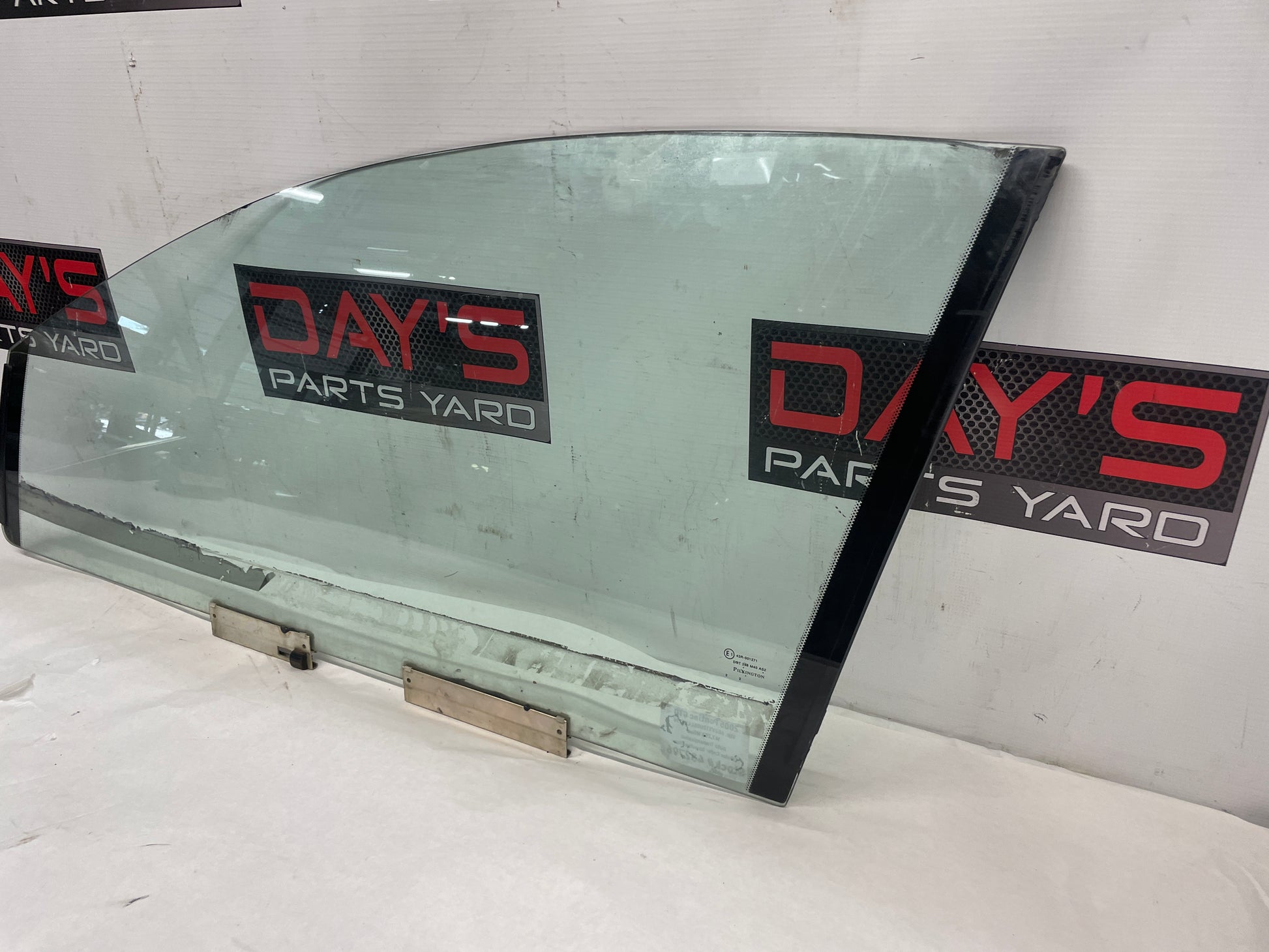 2005 Pontiac GTO LH Driver Front Door Window Glass OEM - Day's Parts Yard