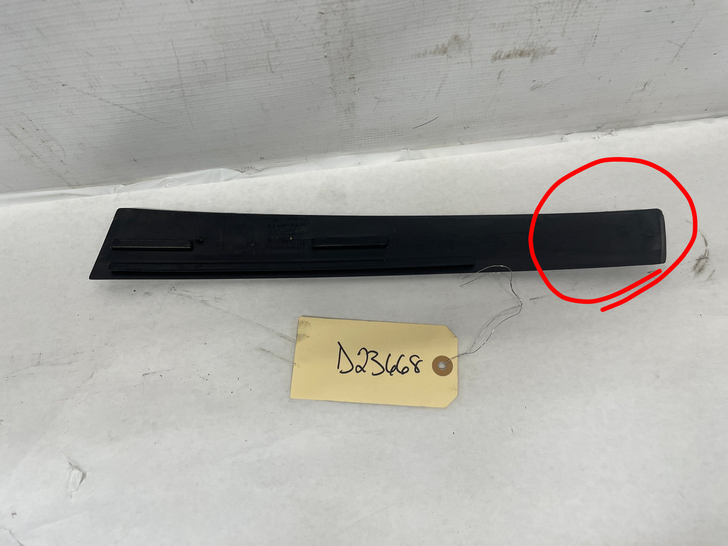 2005 Pontiac GTO LH Driver Exterior B Pillar Window Trim Cover Applique Molding OEM - Day's Parts Yard