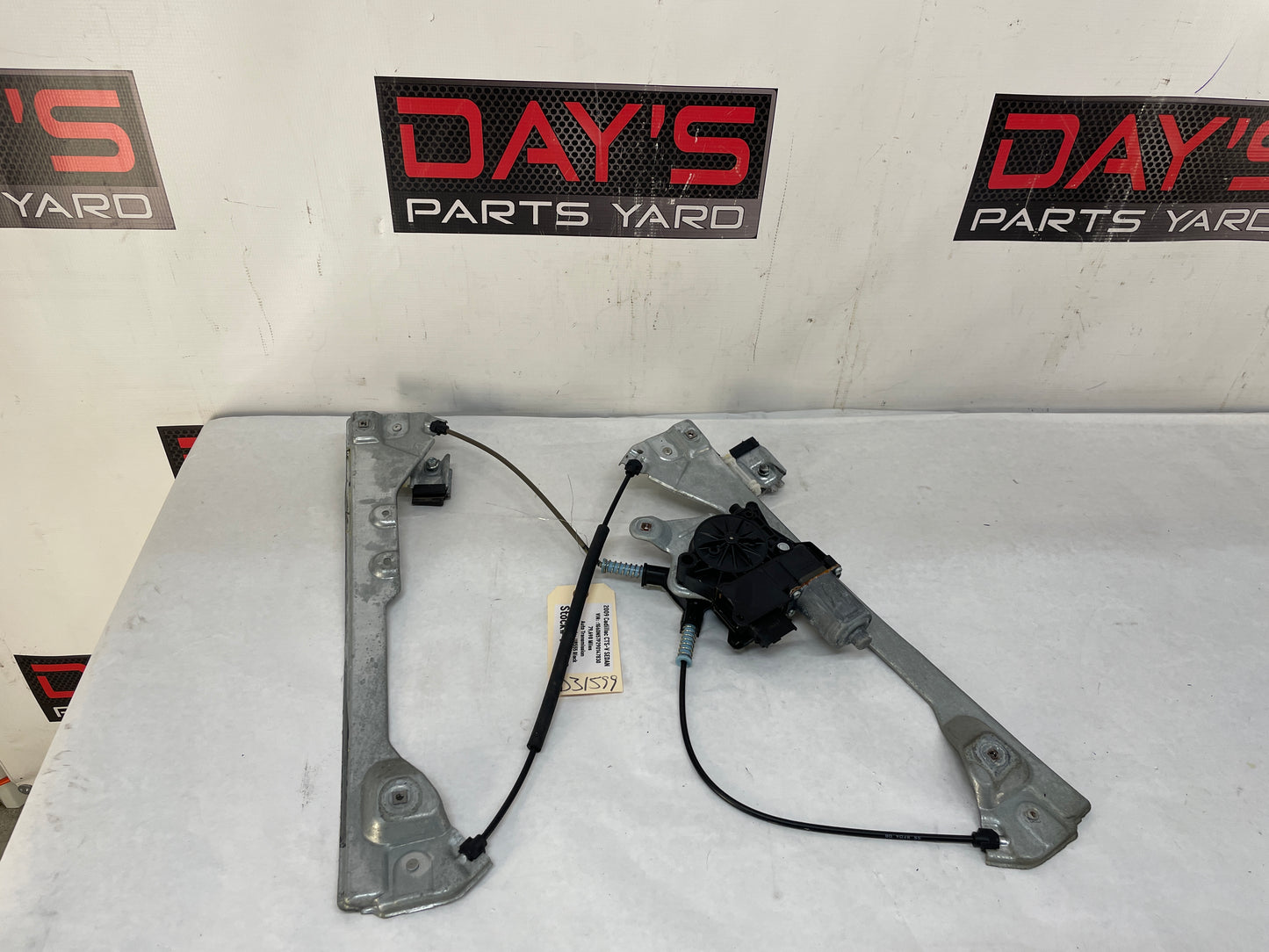 2009 Cadillac CTS-V Sedan LH Driver Front Window Regulator w/ Motor OEM - Day's Parts Yard