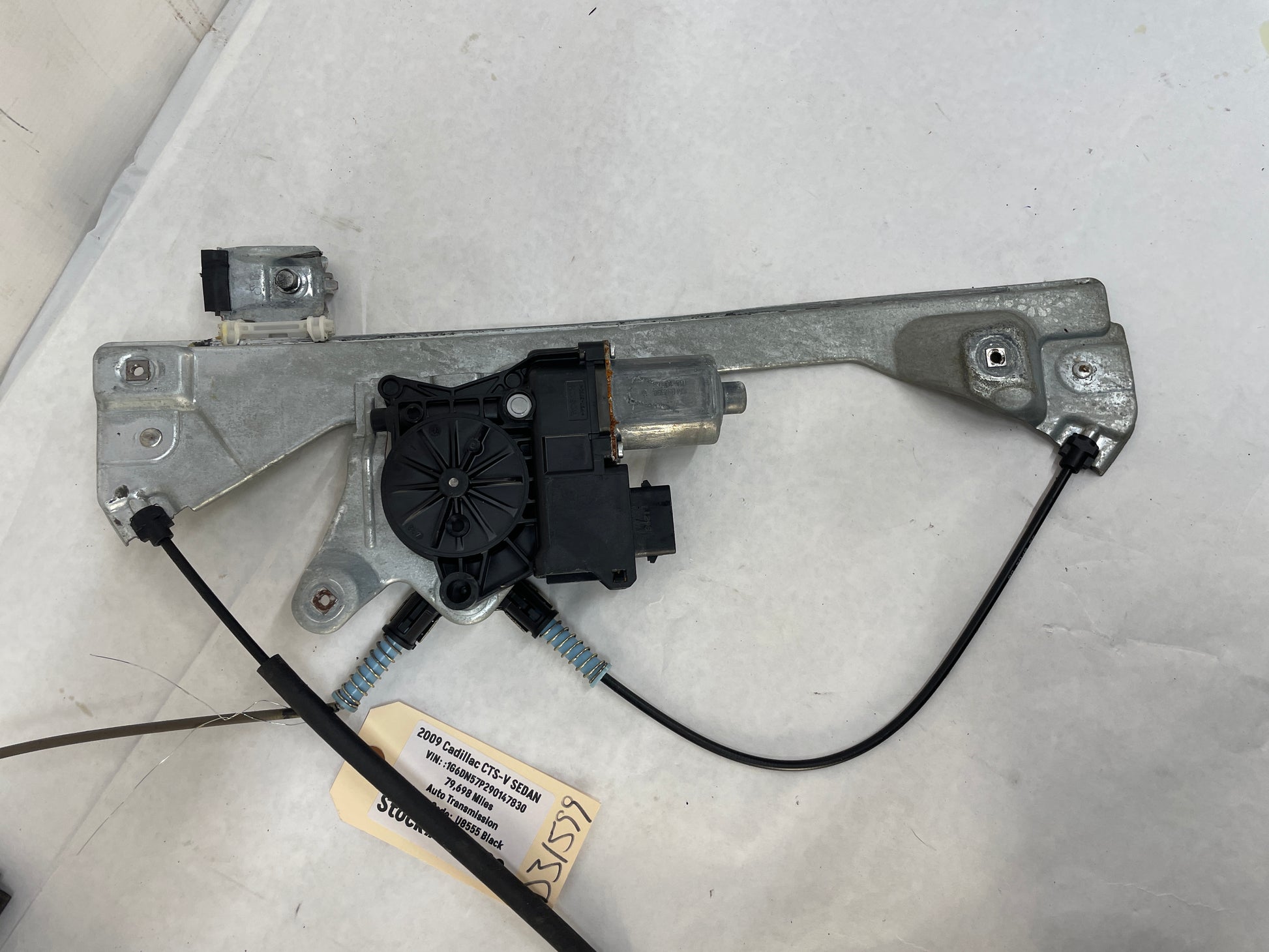 2009 Cadillac CTS-V Sedan LH Driver Front Window Regulator w/ Motor OEM - Day's Parts Yard