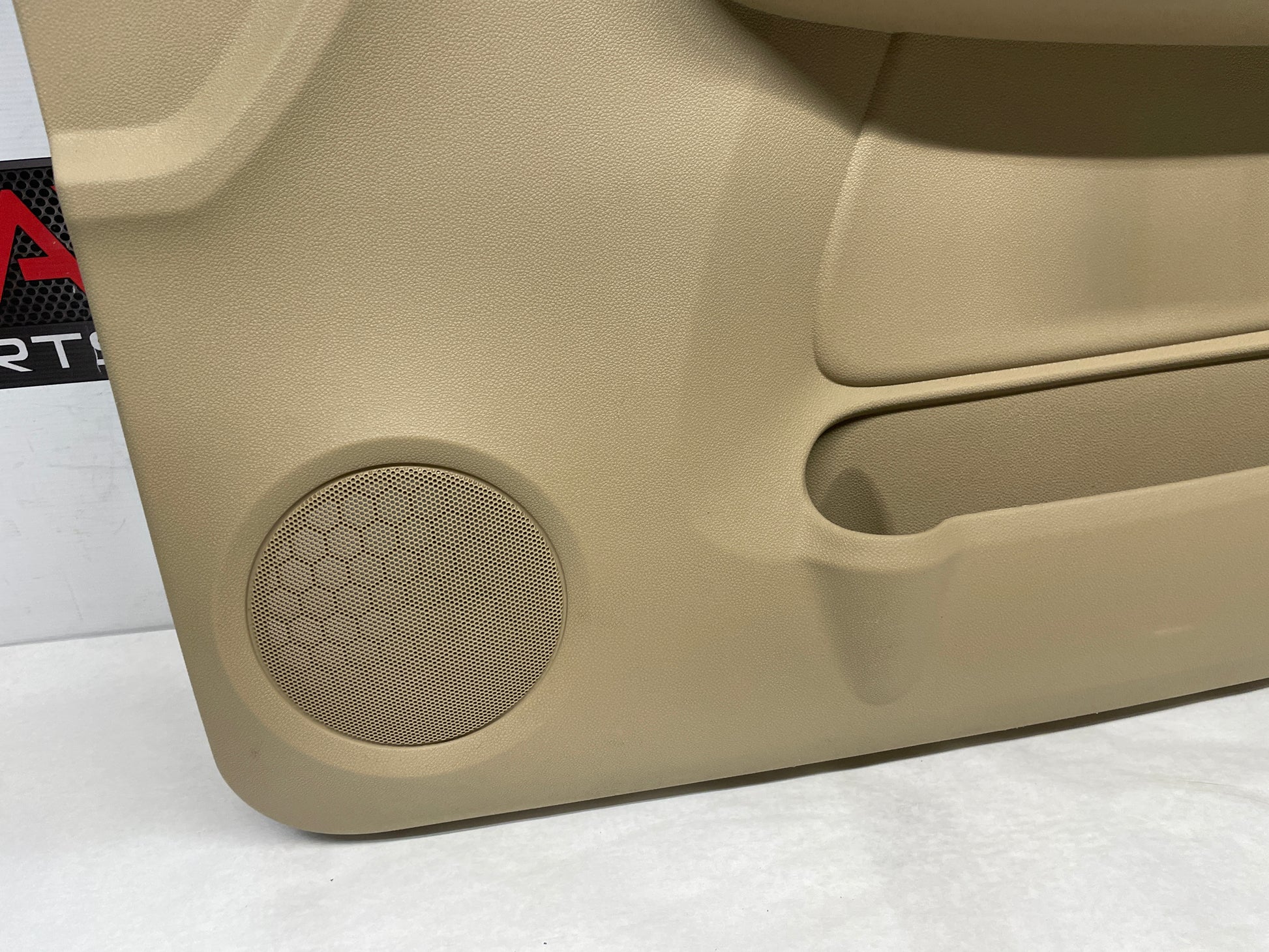 2009 GMC Sierra 2500HD SLT Passenger Front Interior Door Panel Cashmere Tan OEM - Day's Parts Yard