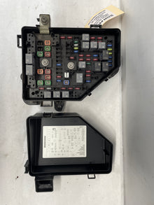 2012 Chevy Caprice PPV Engine Bay Fuse Relay Box Block OEM