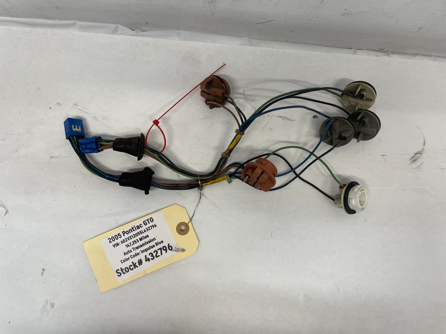 2005 Pontiac GTO RH & LH Taillight Tail Light Wire Wiring Harness Sockets OEM