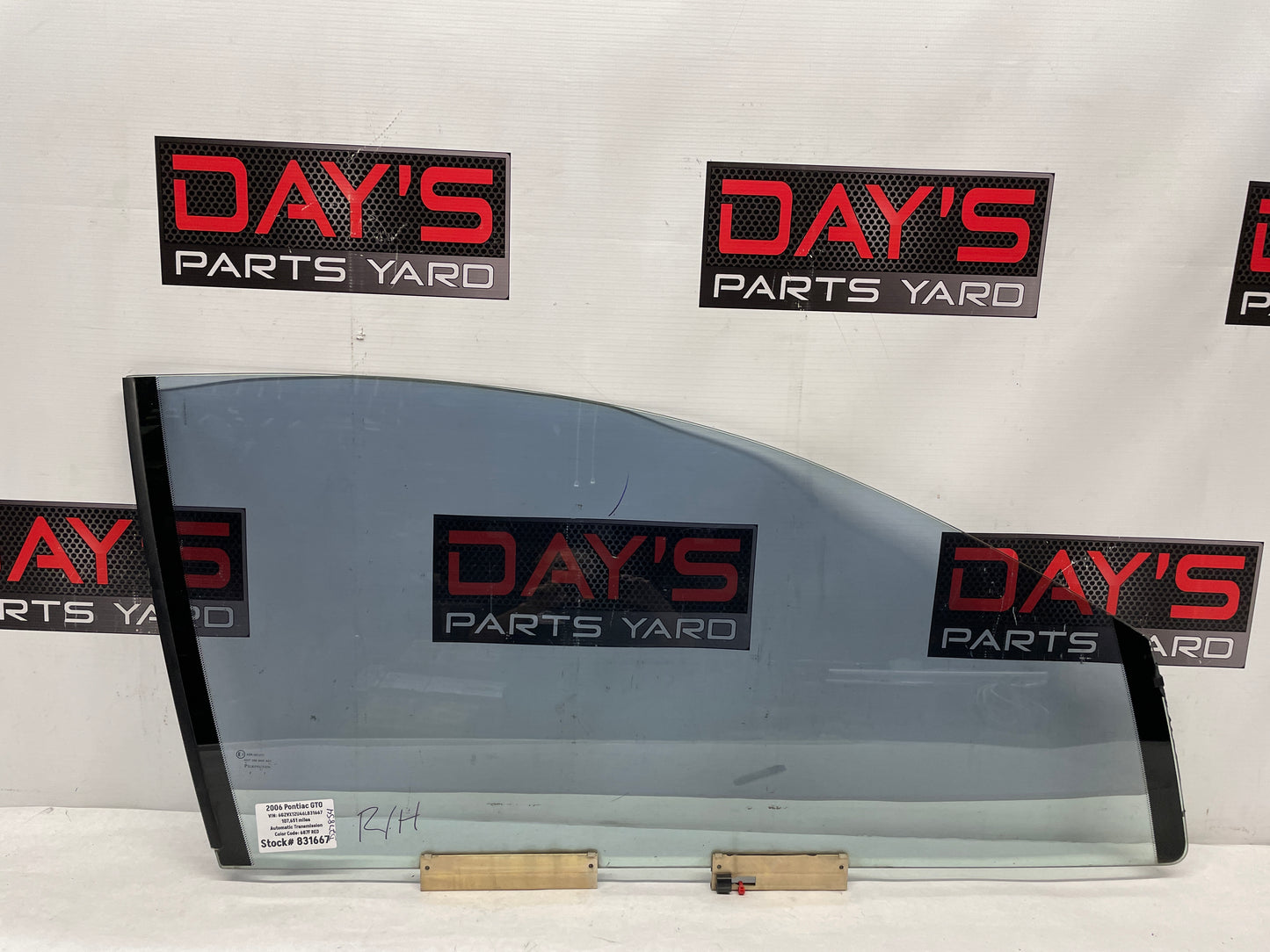 2006 Pontiac GTO RH Passenger Front Door Window Glass OEM - Day's Parts Yard