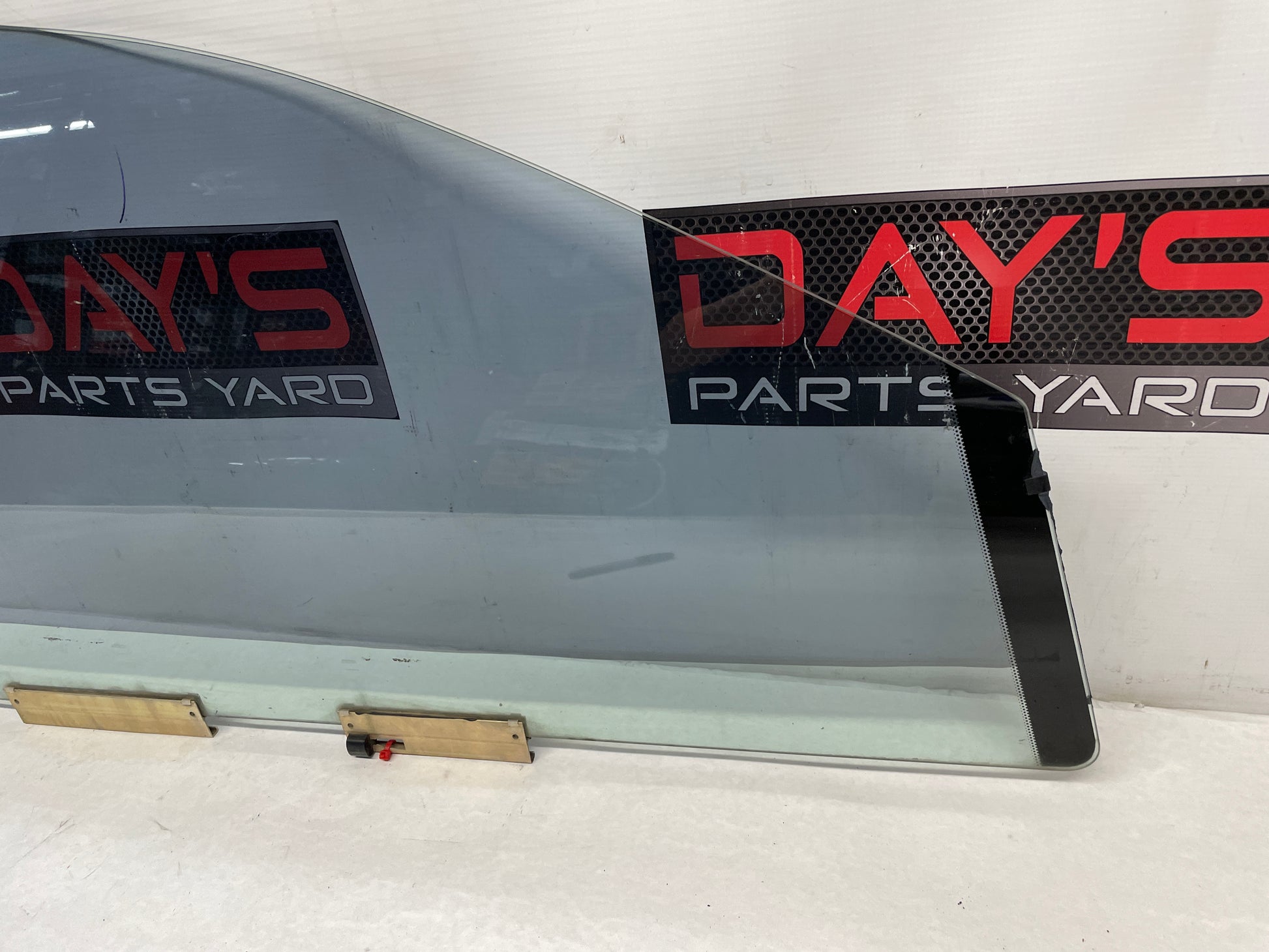 2006 Pontiac GTO RH Passenger Front Door Window Glass OEM - Day's Parts Yard